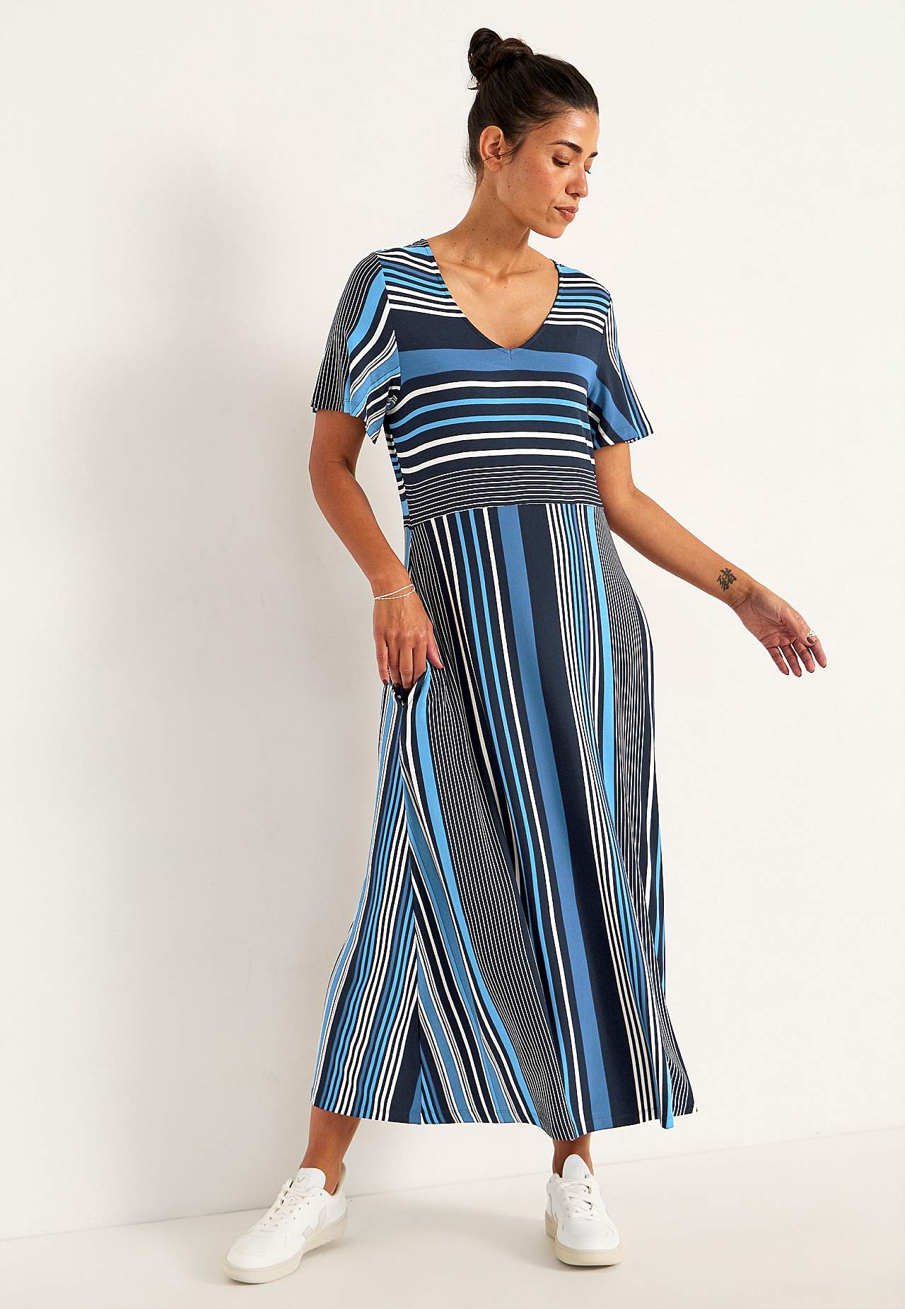 Gestreiftes Viskosekleid