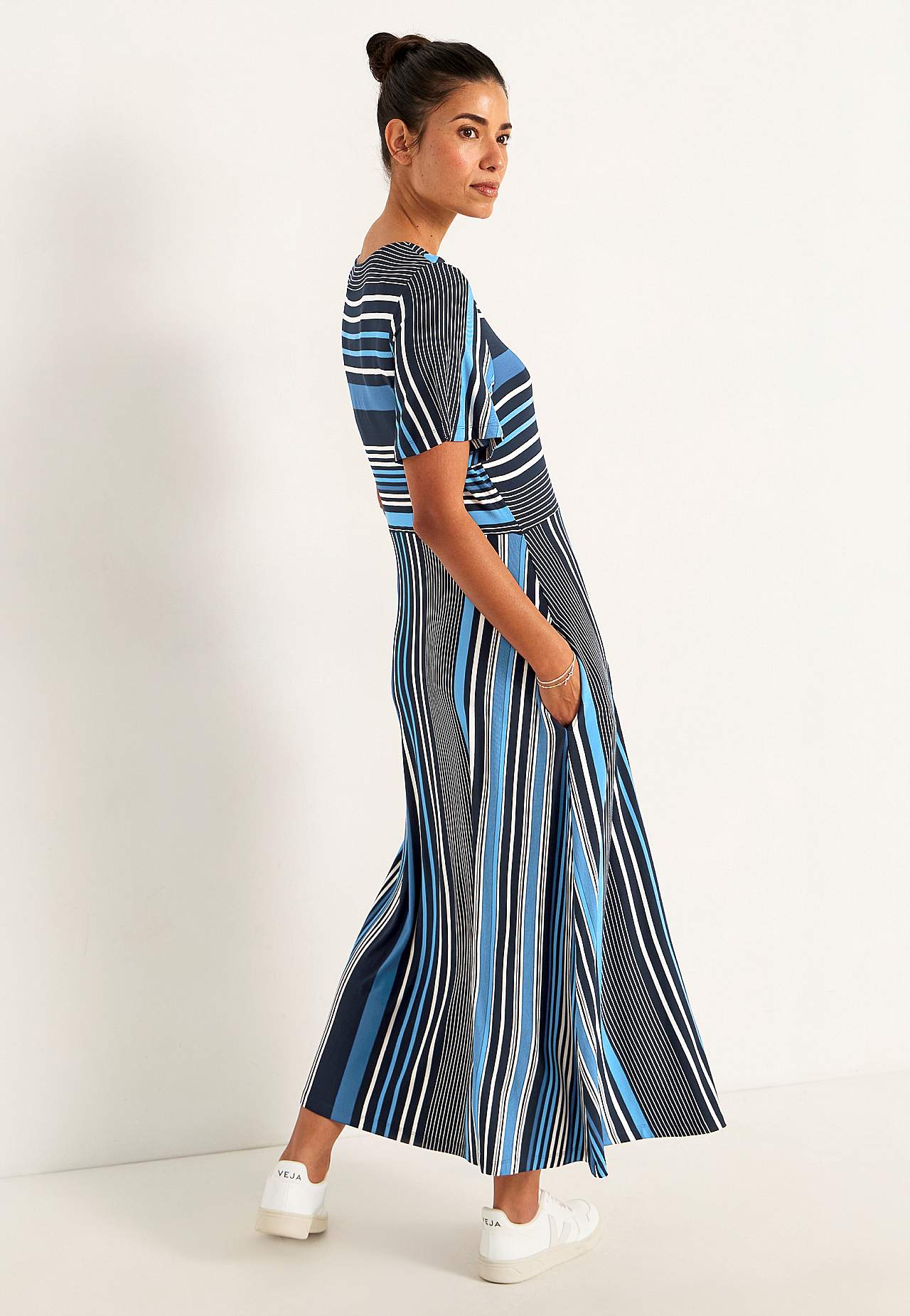 Gestreiftes Viskosekleid