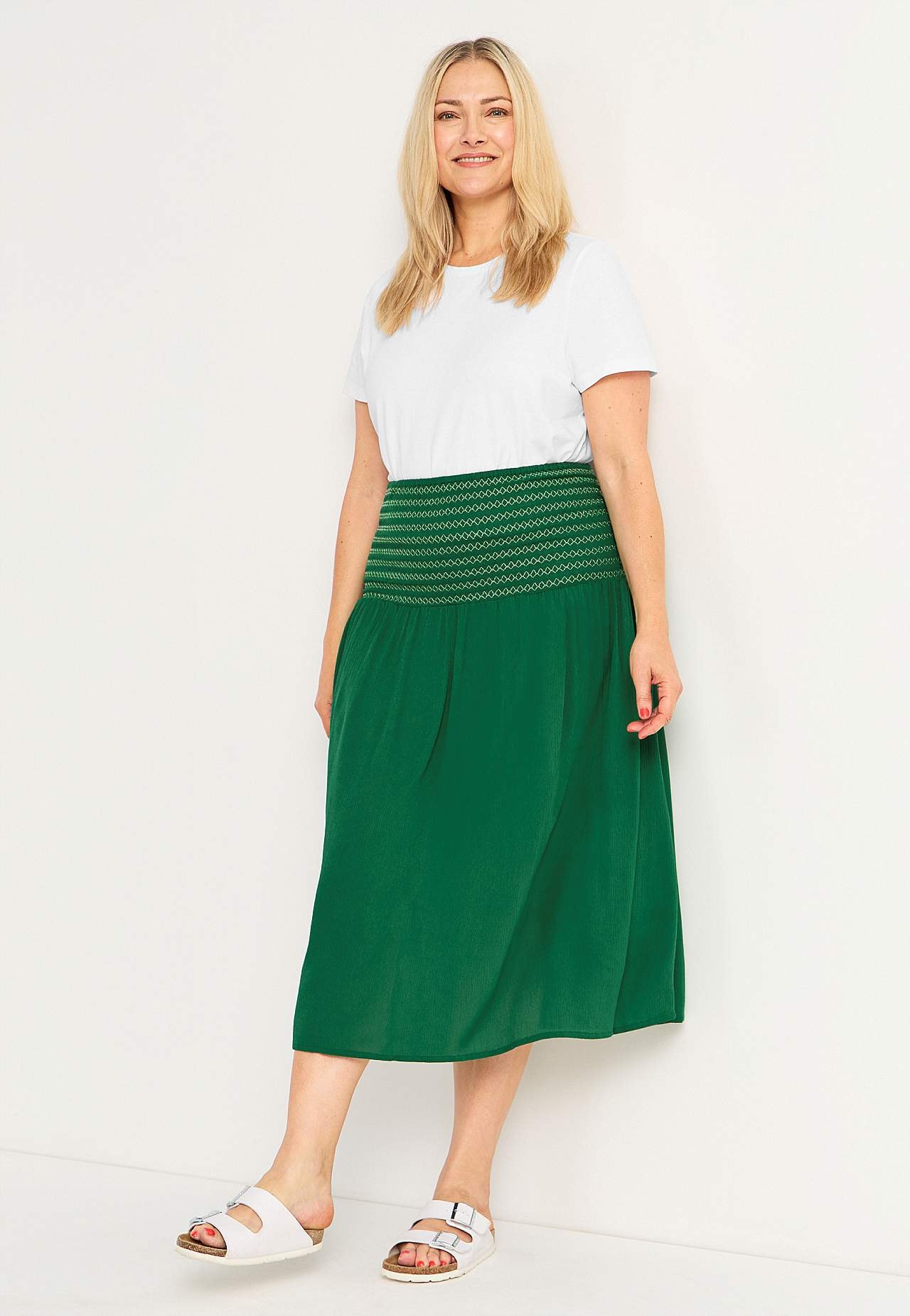 Kleid mit Smokarbeit