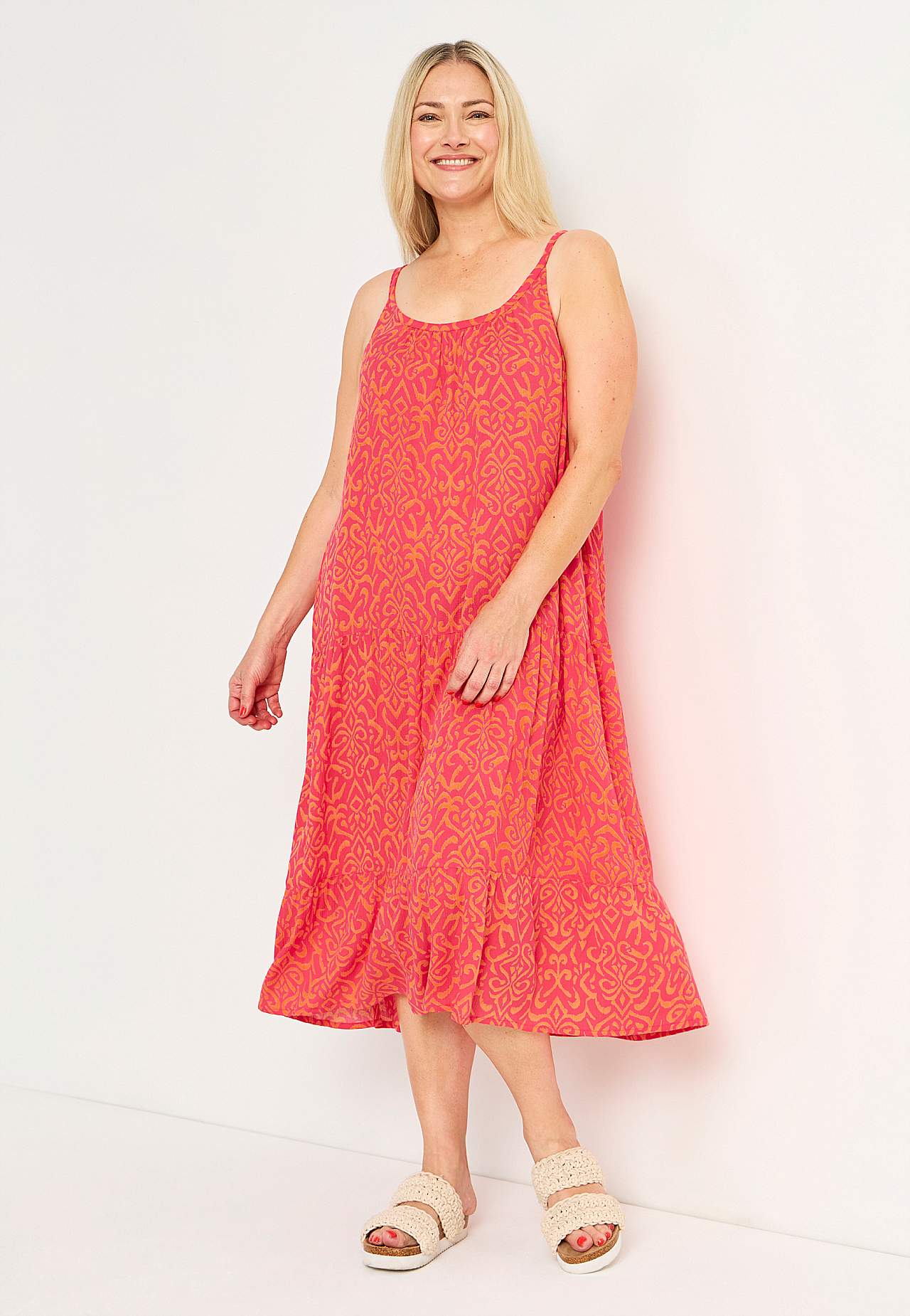 Gemustertes, langes Strandkleid