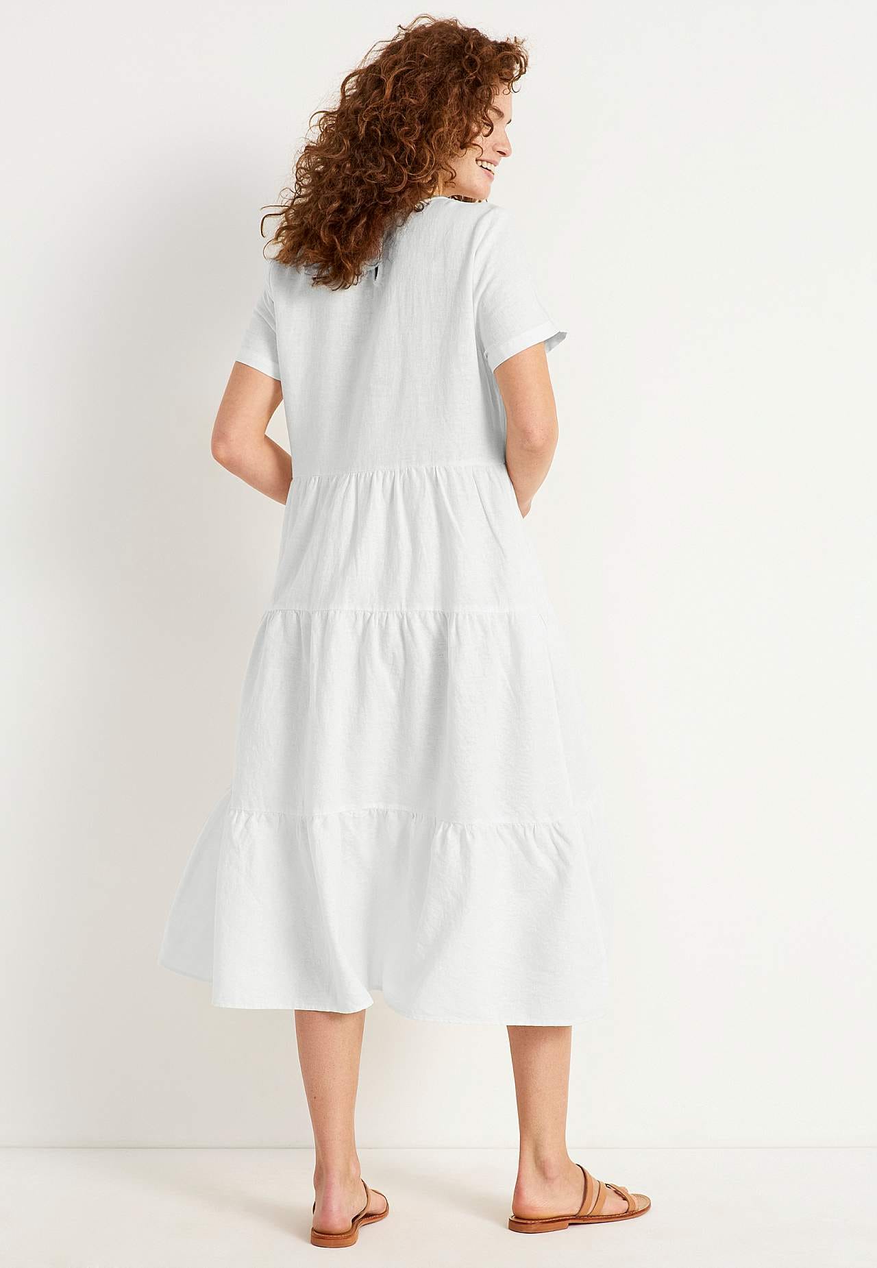 Leinenkleid mit Rüschenröcken