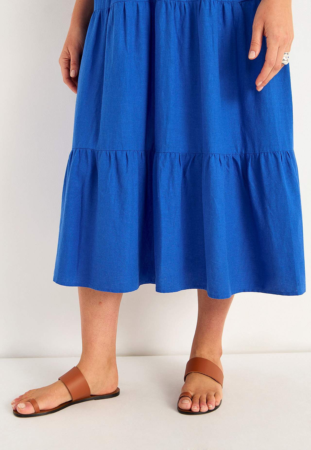 Leinenkleid mit Rüschenröcken