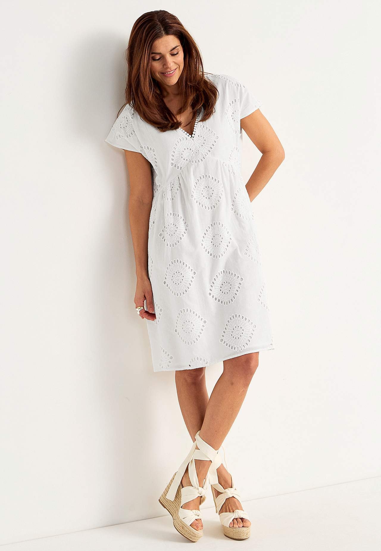 Kleid-Tunika mit englischer Stickerei (Lochstickerei) Ibiza