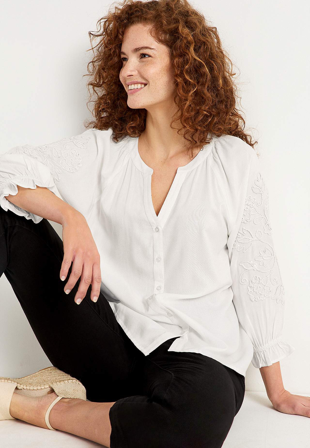 Bluse mit Stickerei
