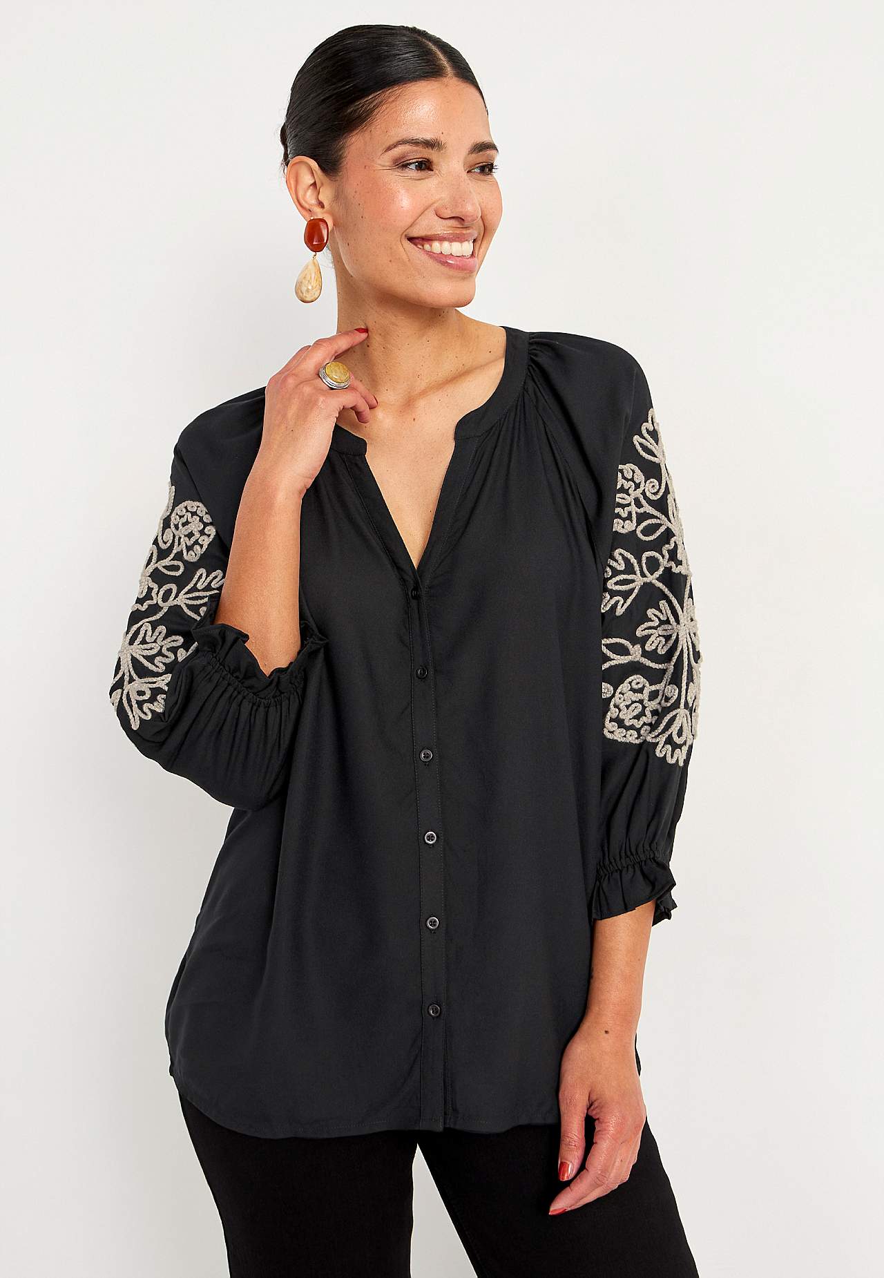 Bluse mit Stickerei