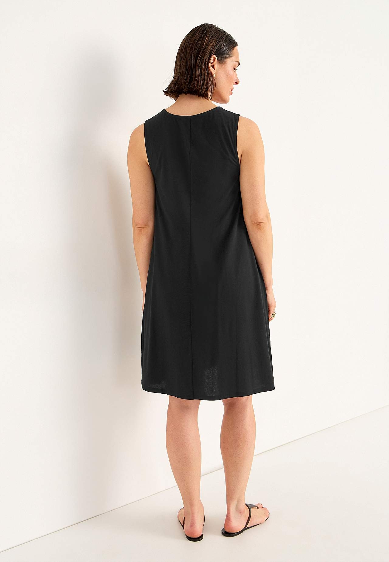 Ärmelloses Jerseykleid mit einem V-Ausschnitt