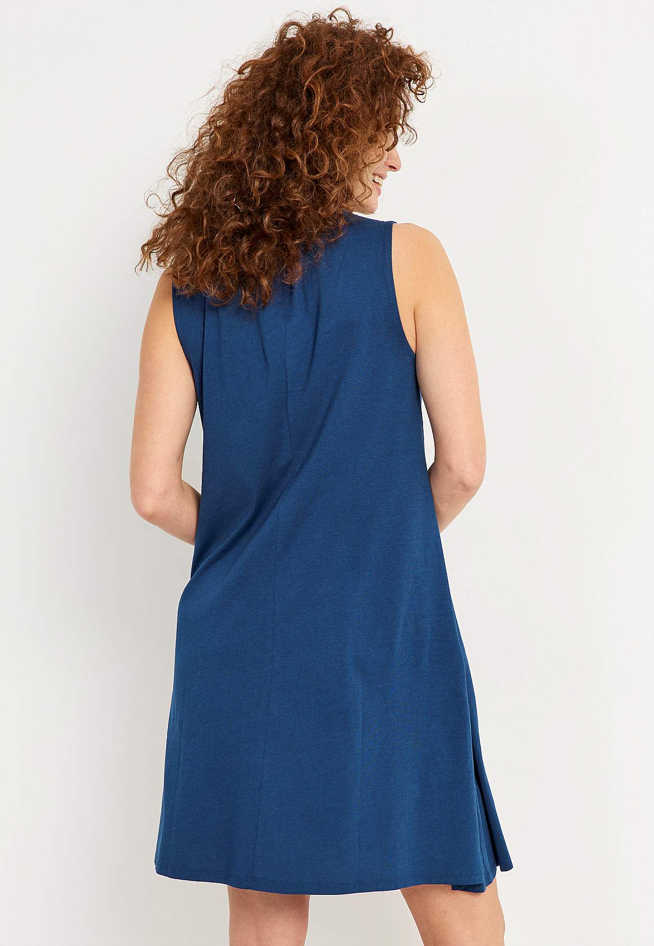 Ärmelloses Jerseykleid mit einem V-Ausschnitt