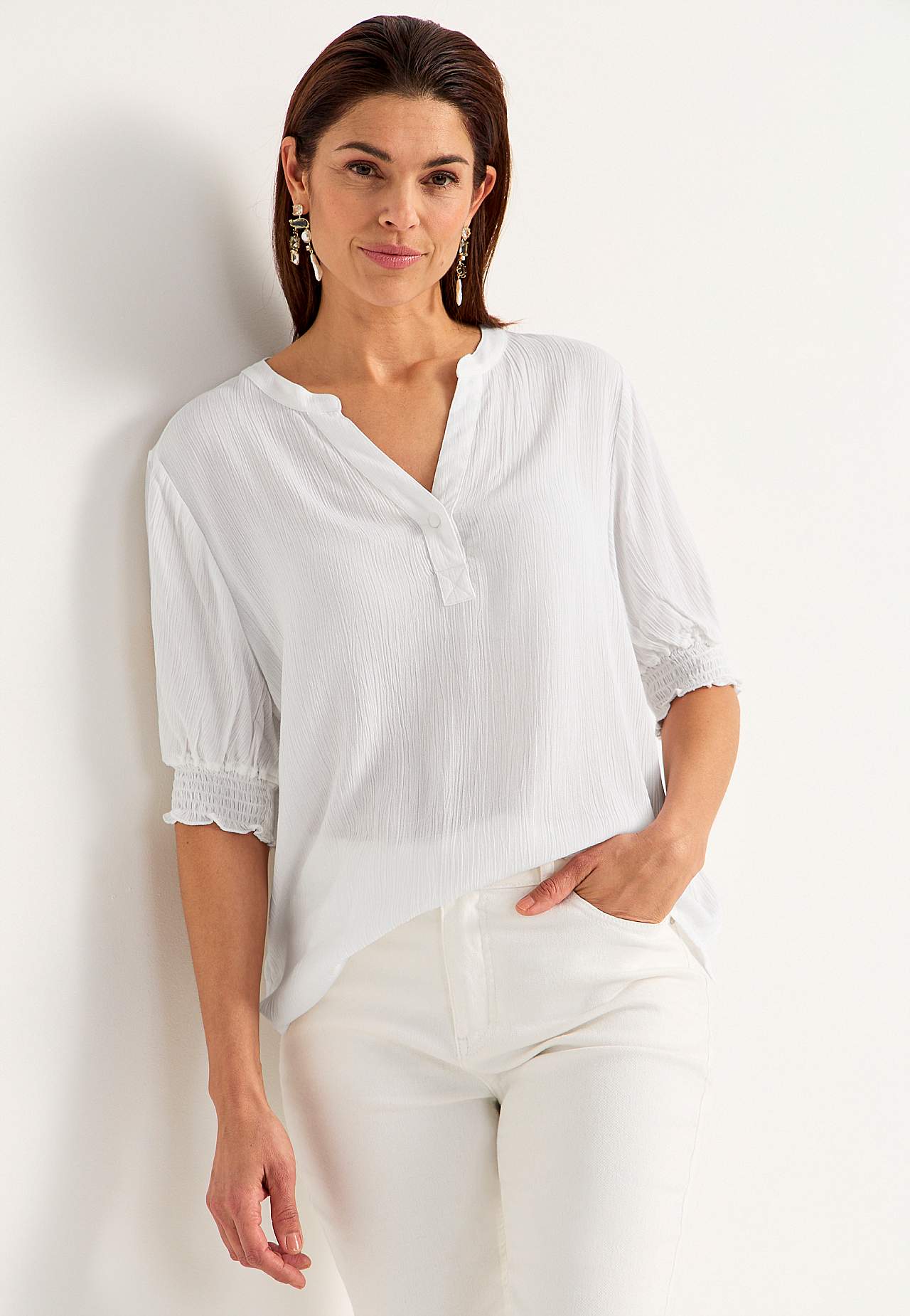 Bluse aus Krepp mit Smokarbeit
