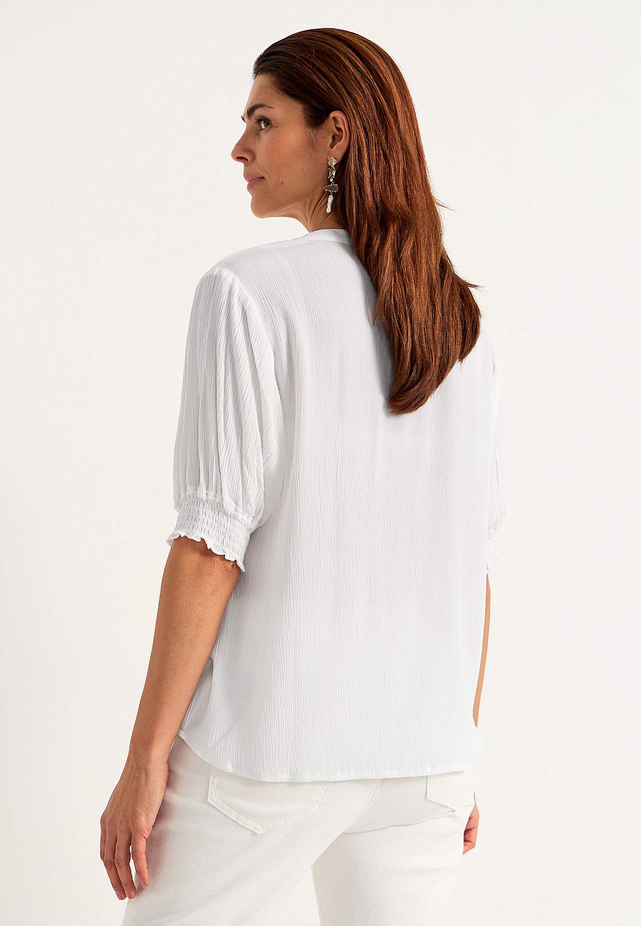 Bluse aus Krepp mit Smokarbeit