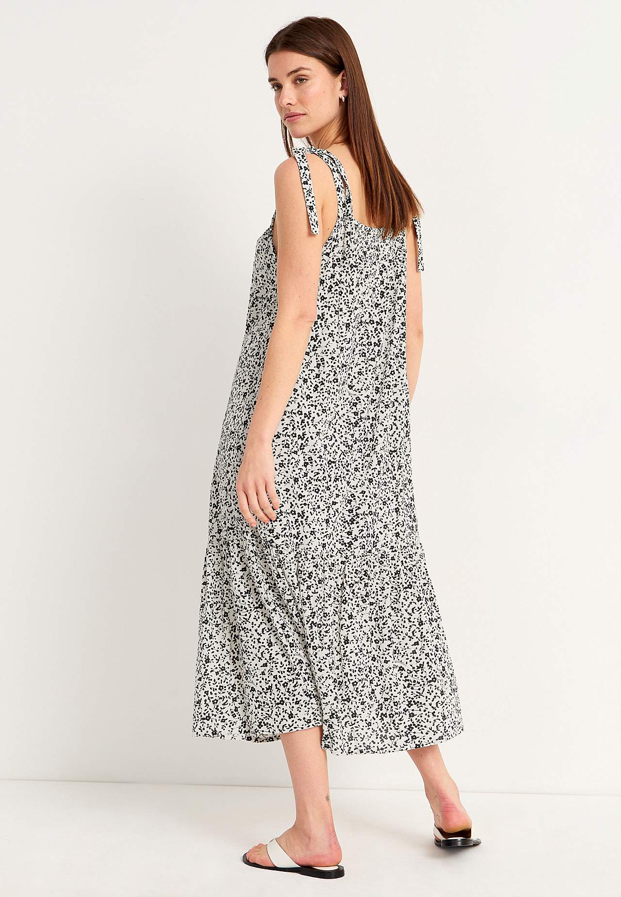 Ärmelloses Rüschenkleid