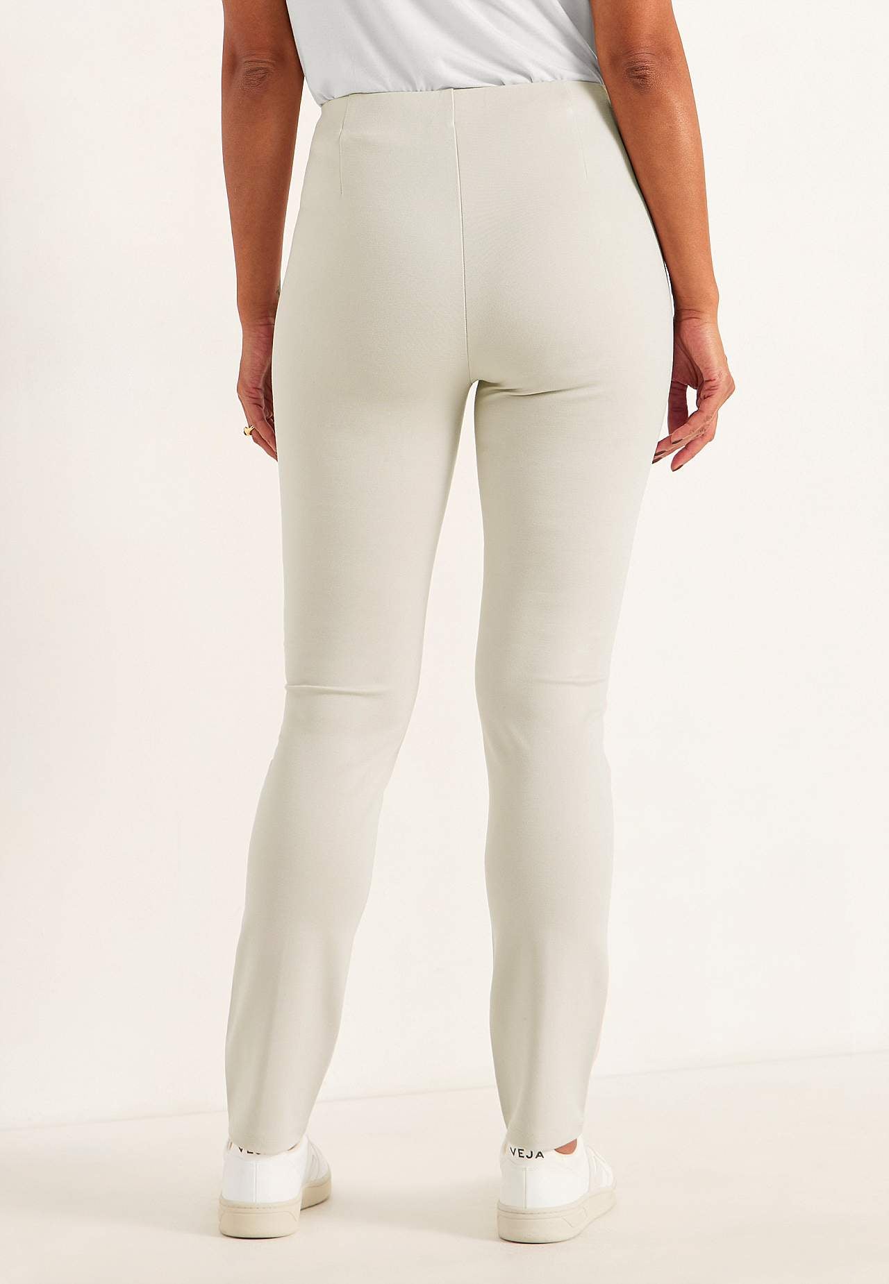 Jerseyhose mit genähten Knitterfalten