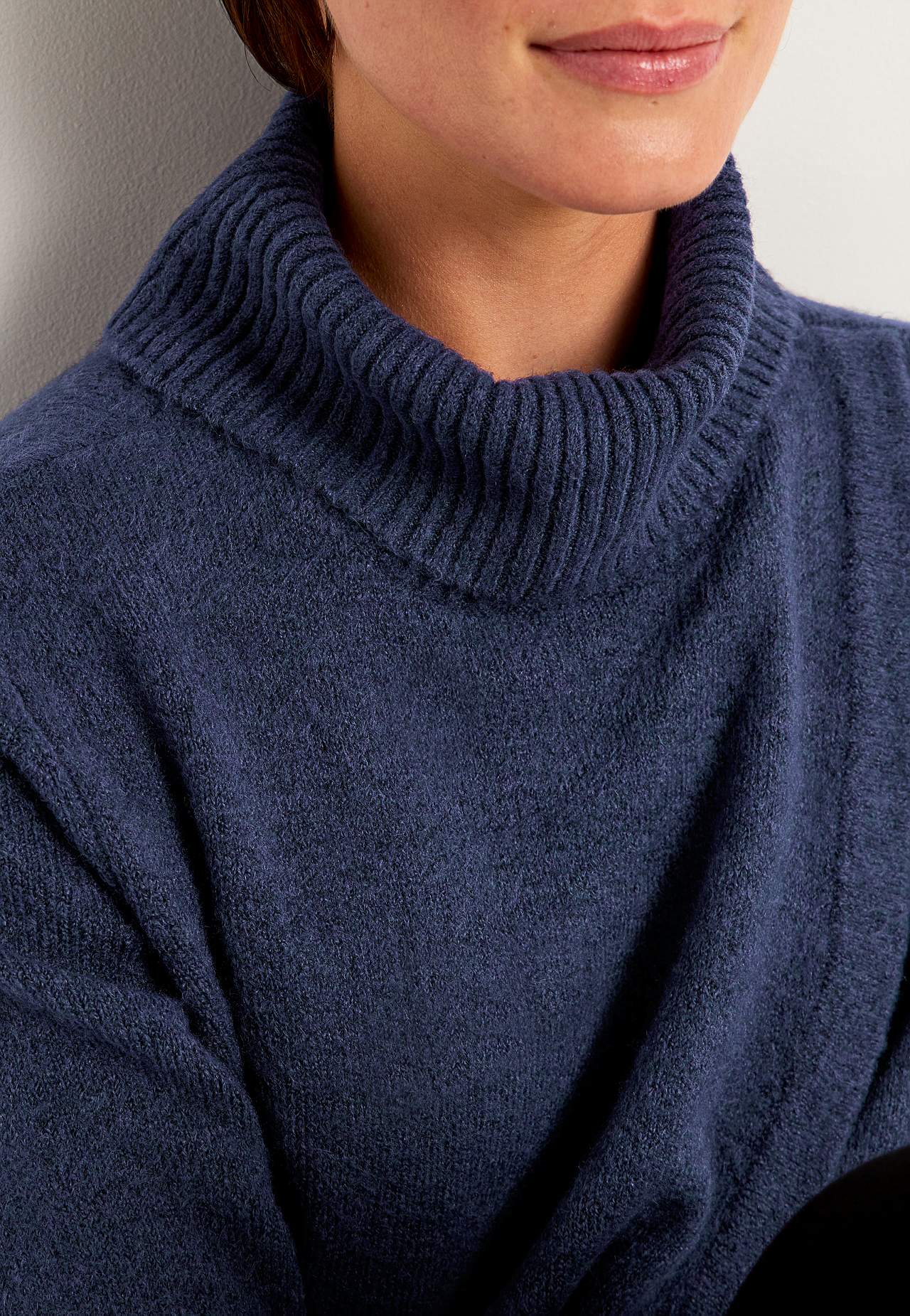 Gestricktes Polo-Shirt mit Band-Detail vorne