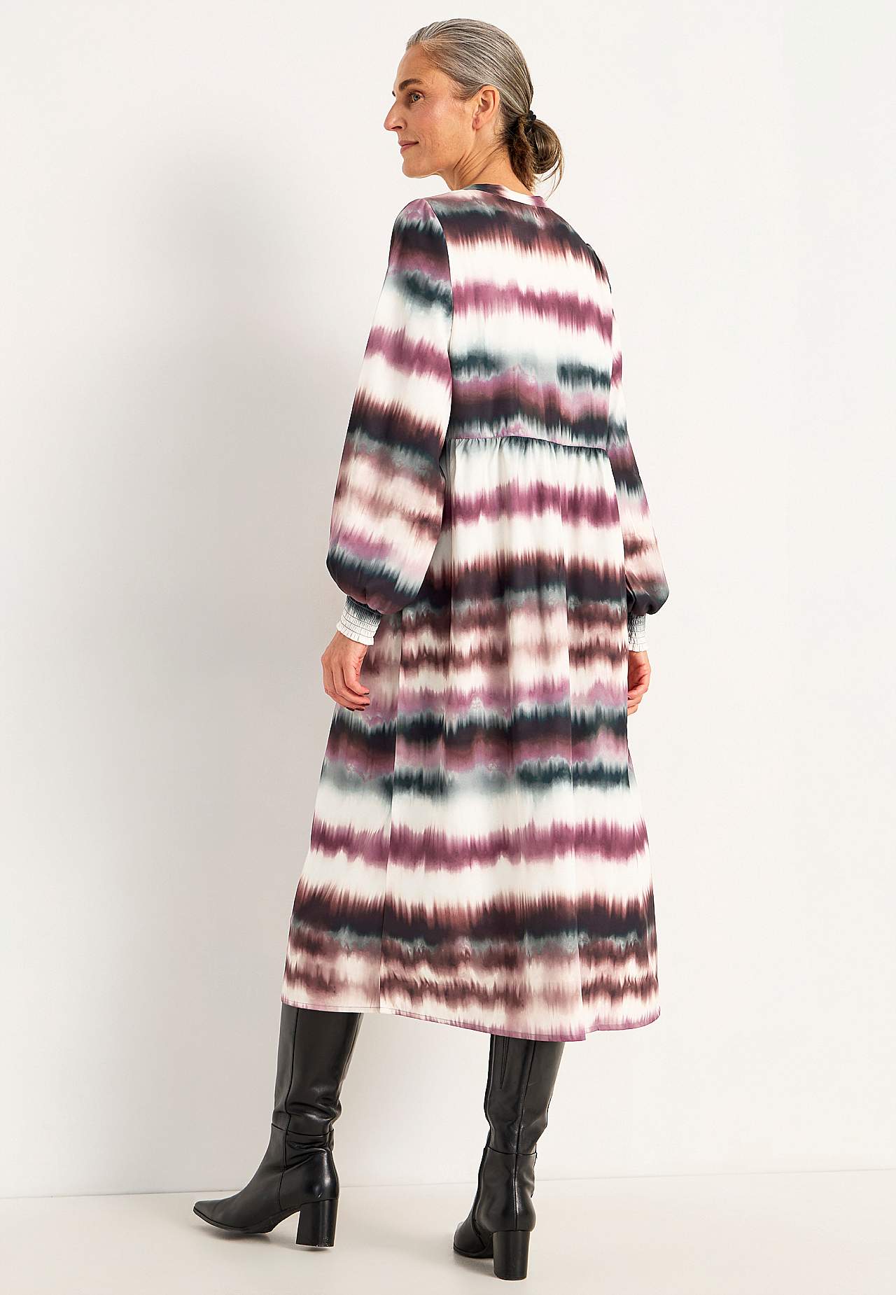 Kleid mit Puffärmeln