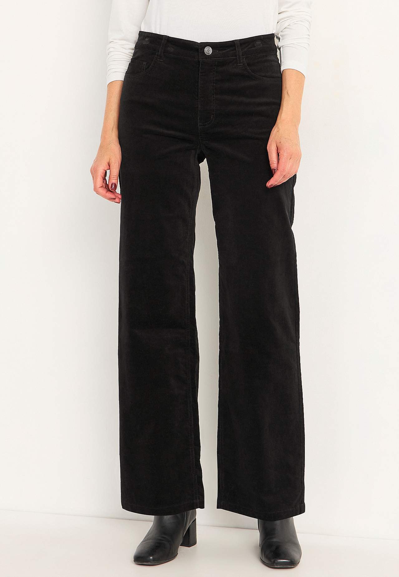 Elastische Kordhose mit breiten Beinen