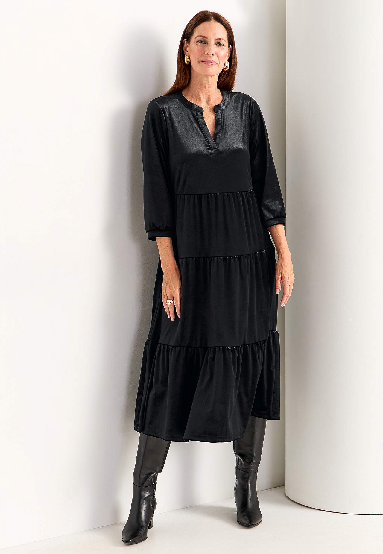 Samtkleid mit Rüschenrock