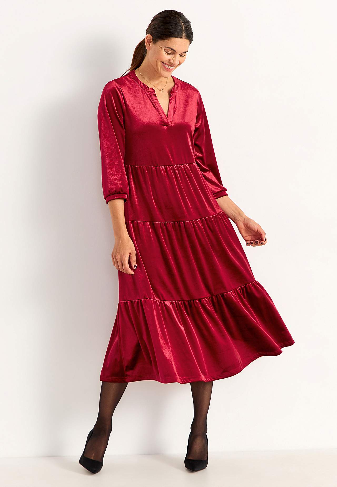 Samtkleid mit Rüschenrock