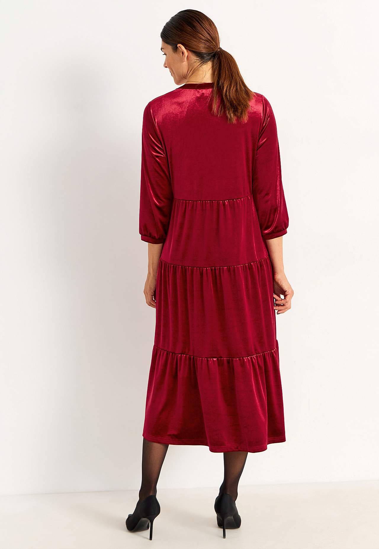 Samtkleid mit Rüschenrock