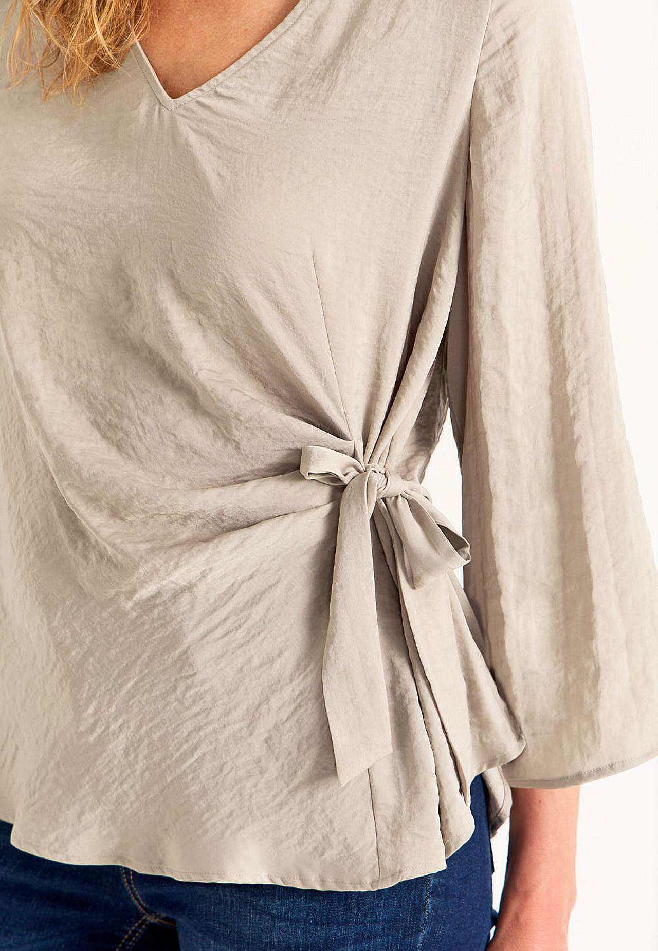 Bluse mit Bindeband