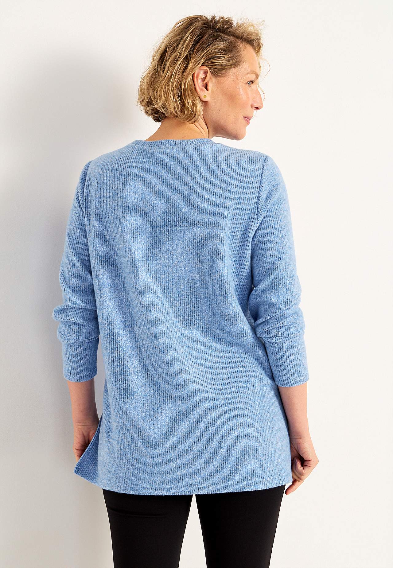 Super weicher Pullover mit Schlitzen