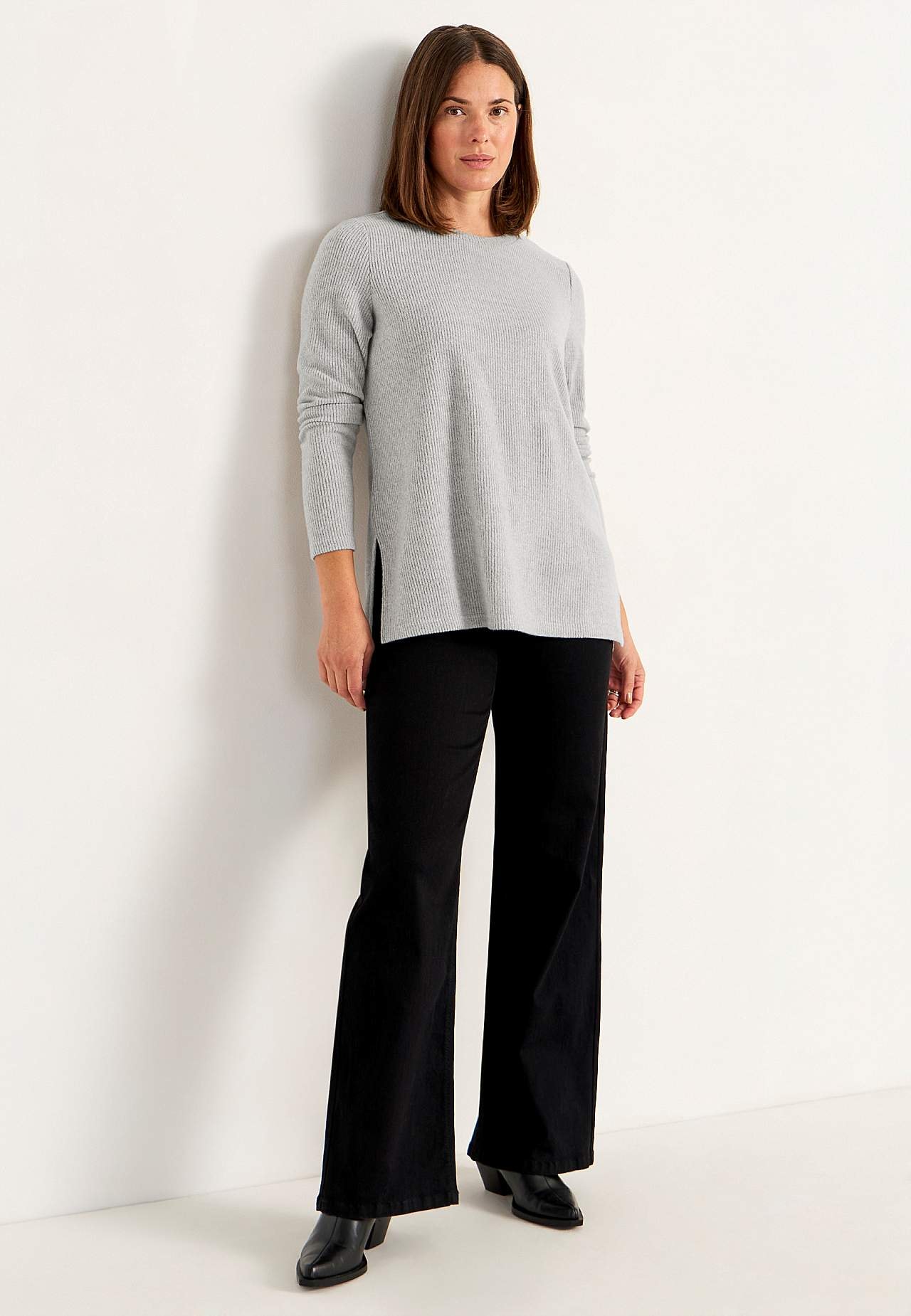Super weicher Pullover mit Schlitzen