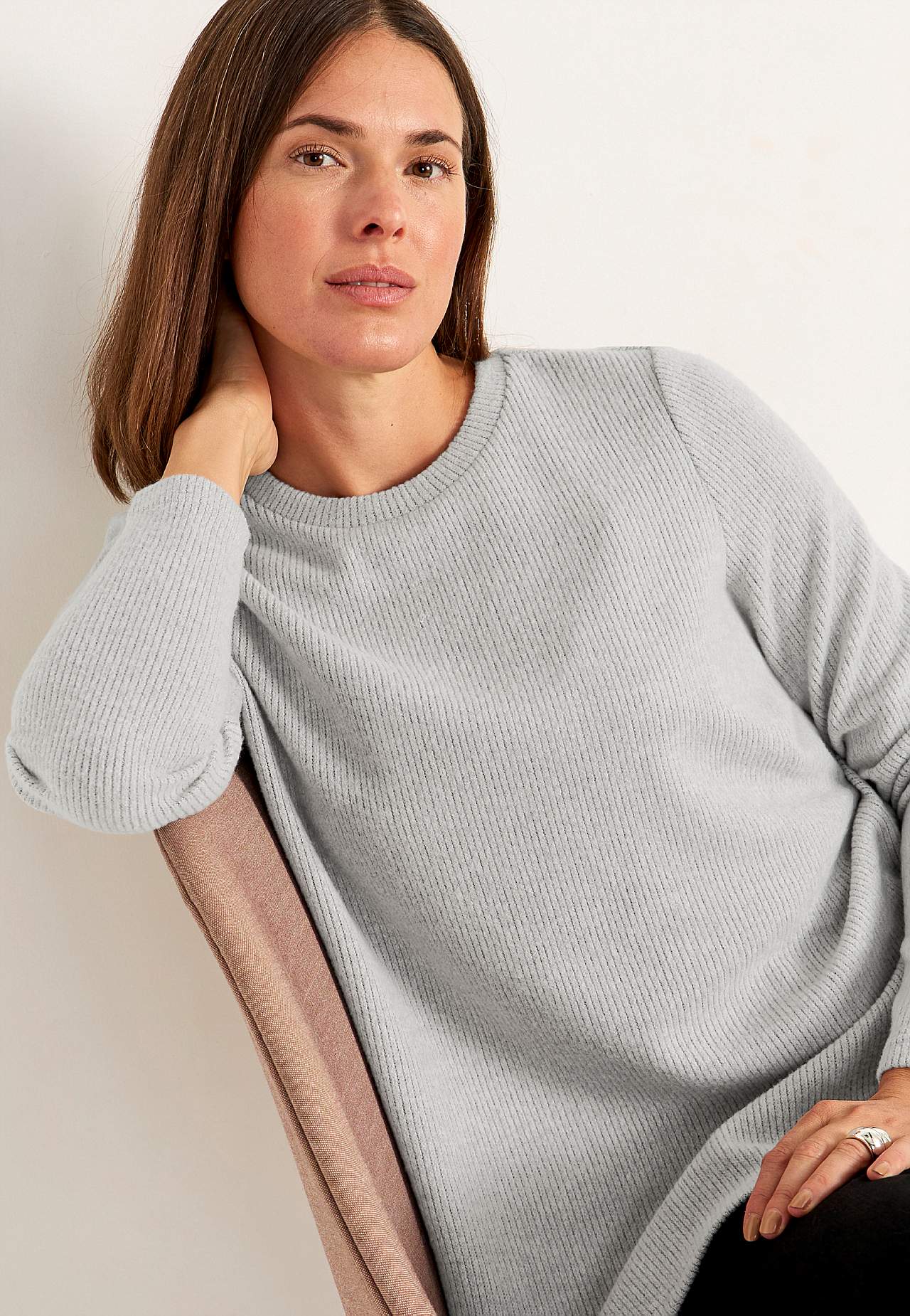 Super weicher Pullover mit Schlitzen