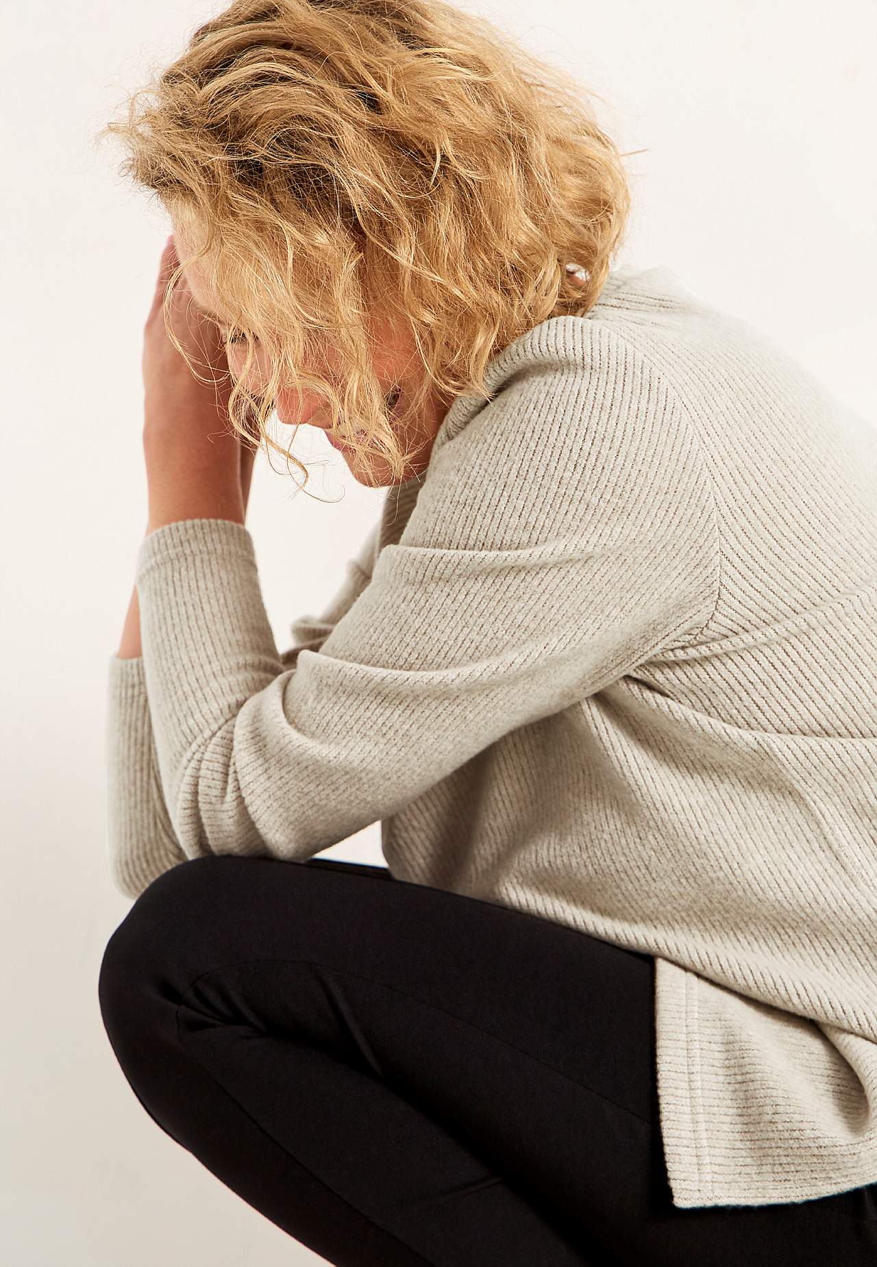 Super weicher Pullover mit Schlitzen