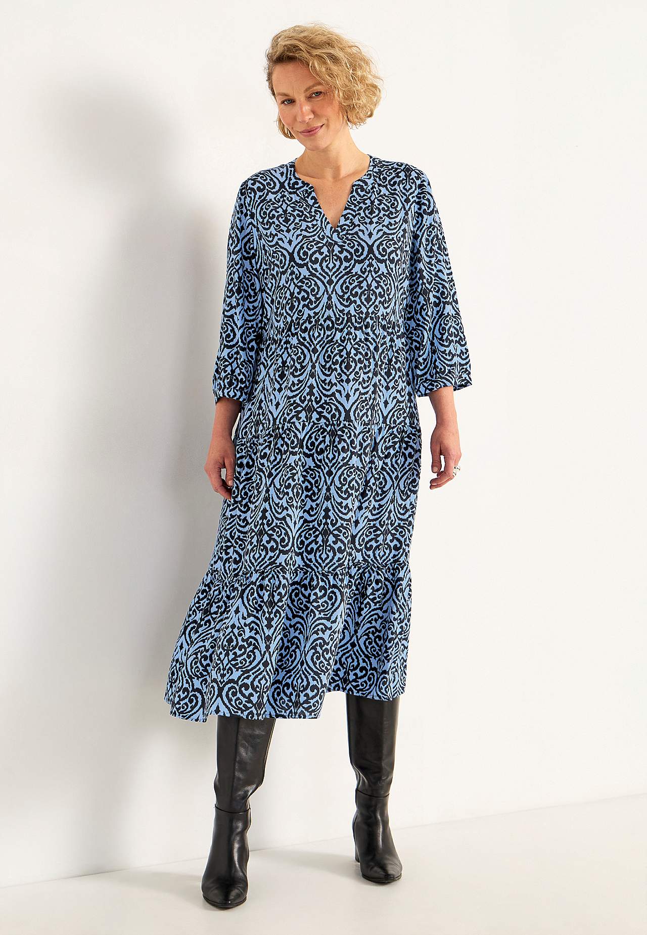 Kleid mit Volants