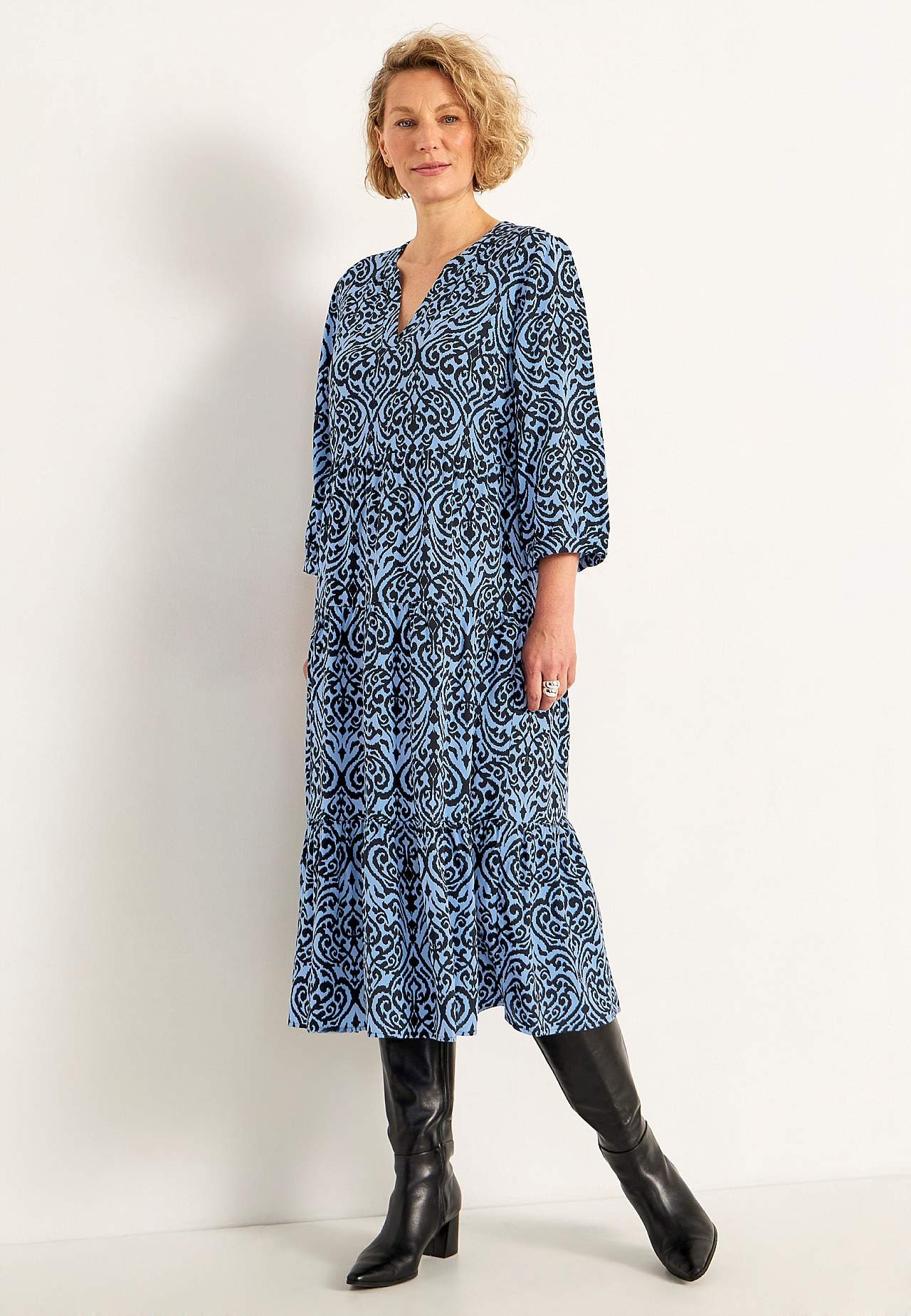 Kleid mit Volants