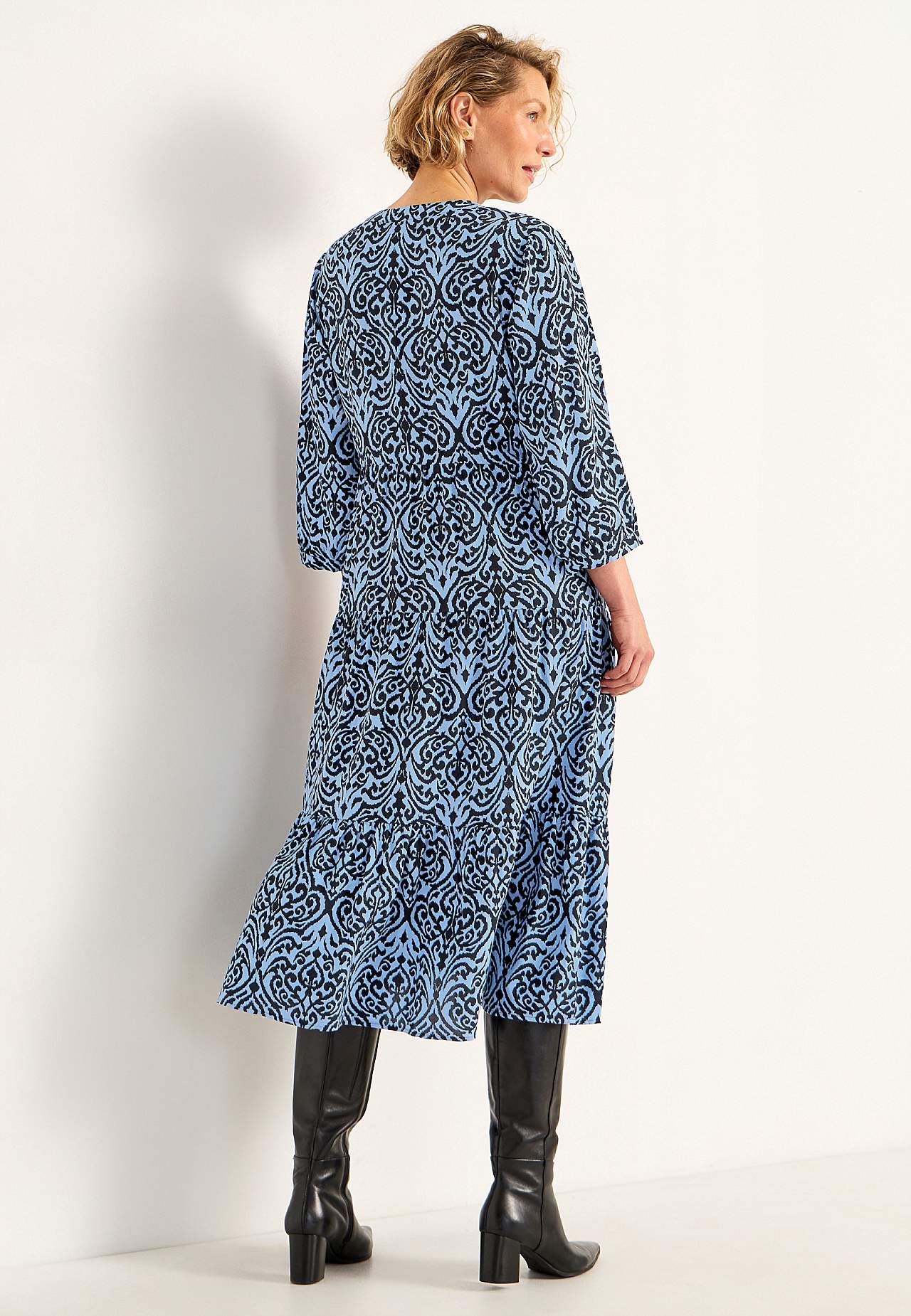 Kleid mit Volants