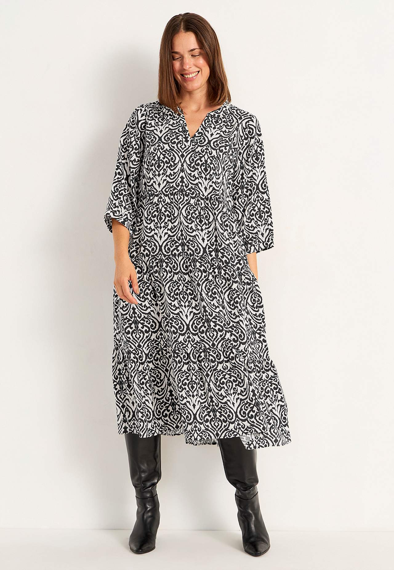 Kleid mit Volants