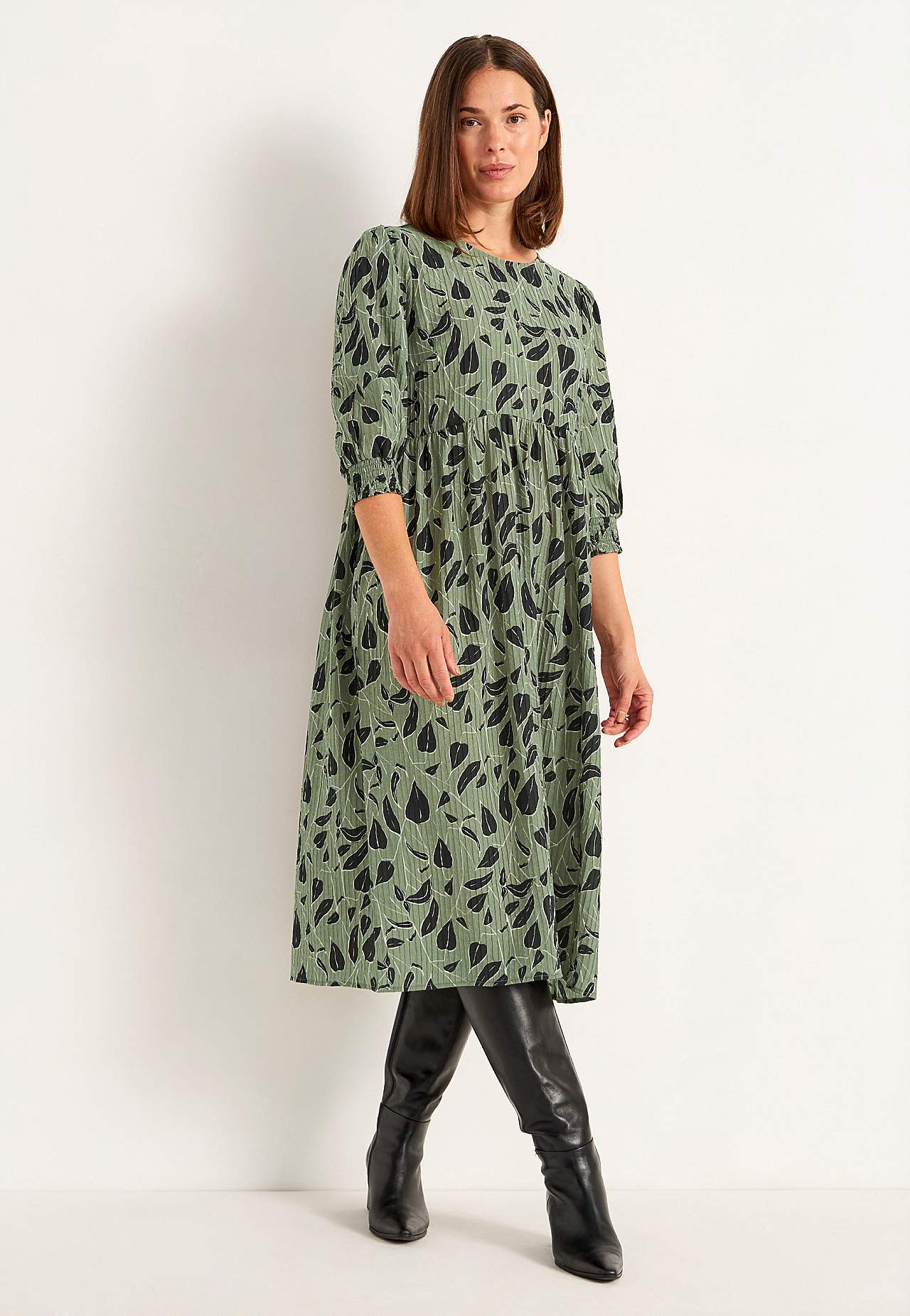 Gewebtes Kleid mit Struktur