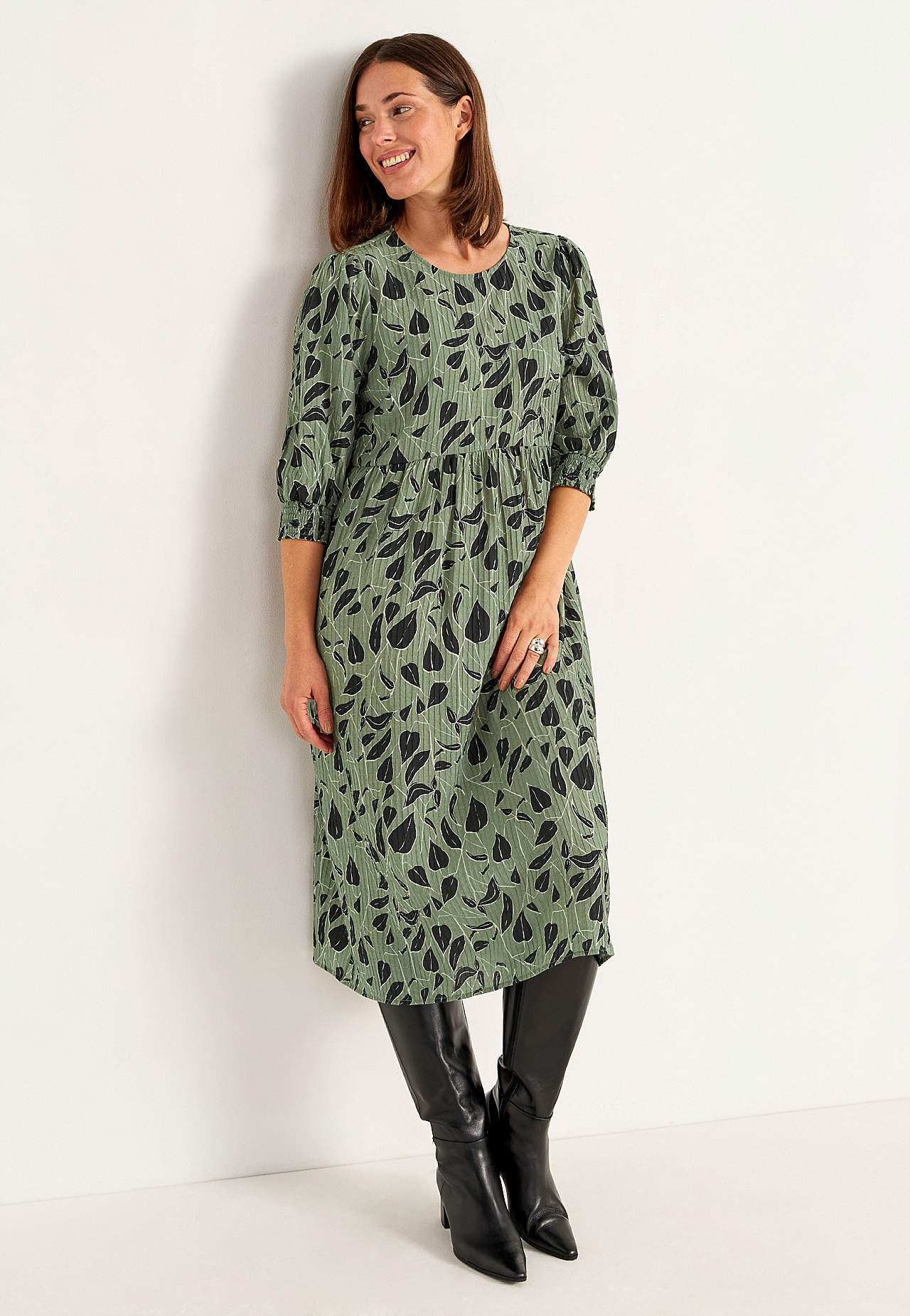 Gewebtes Kleid mit Struktur
