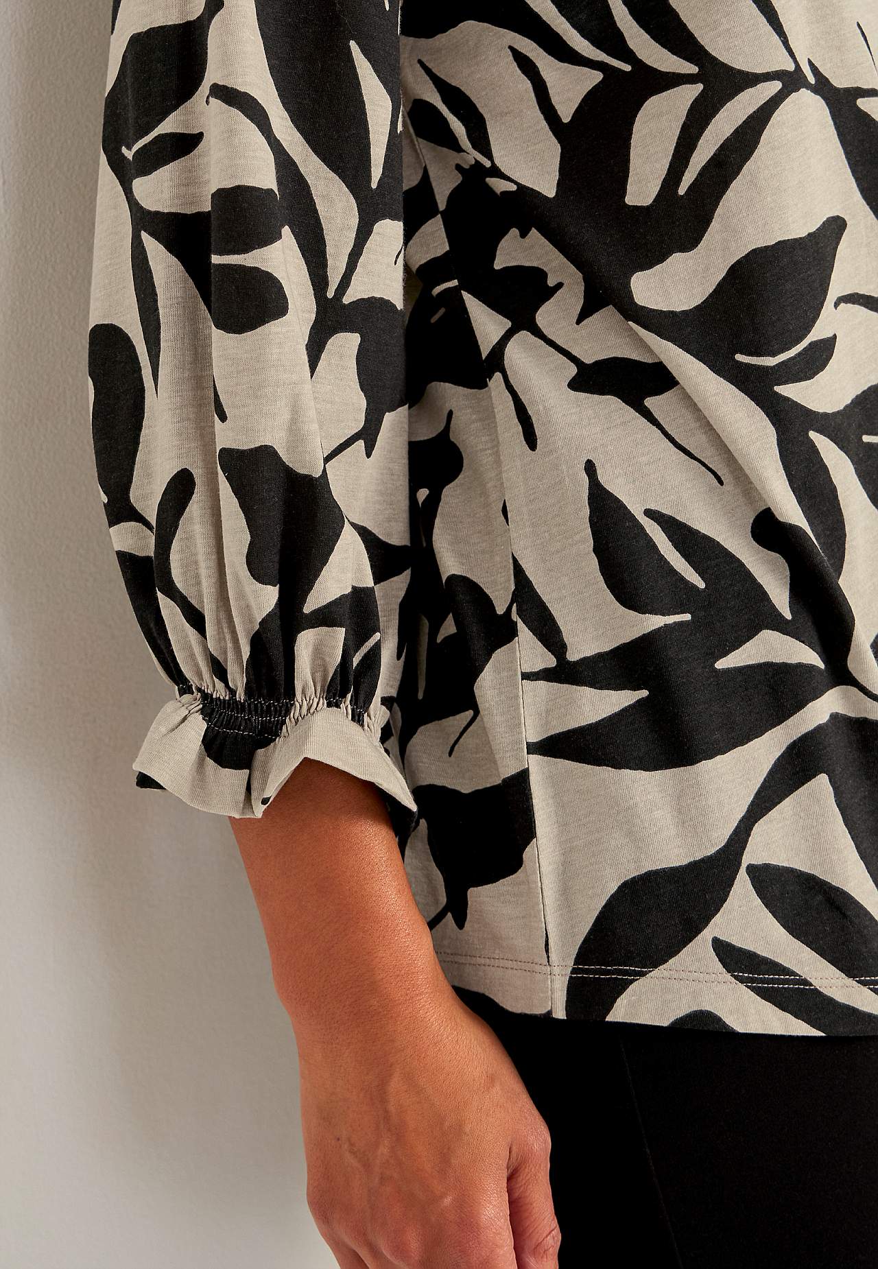 Jersey-Top mit Smokdetail