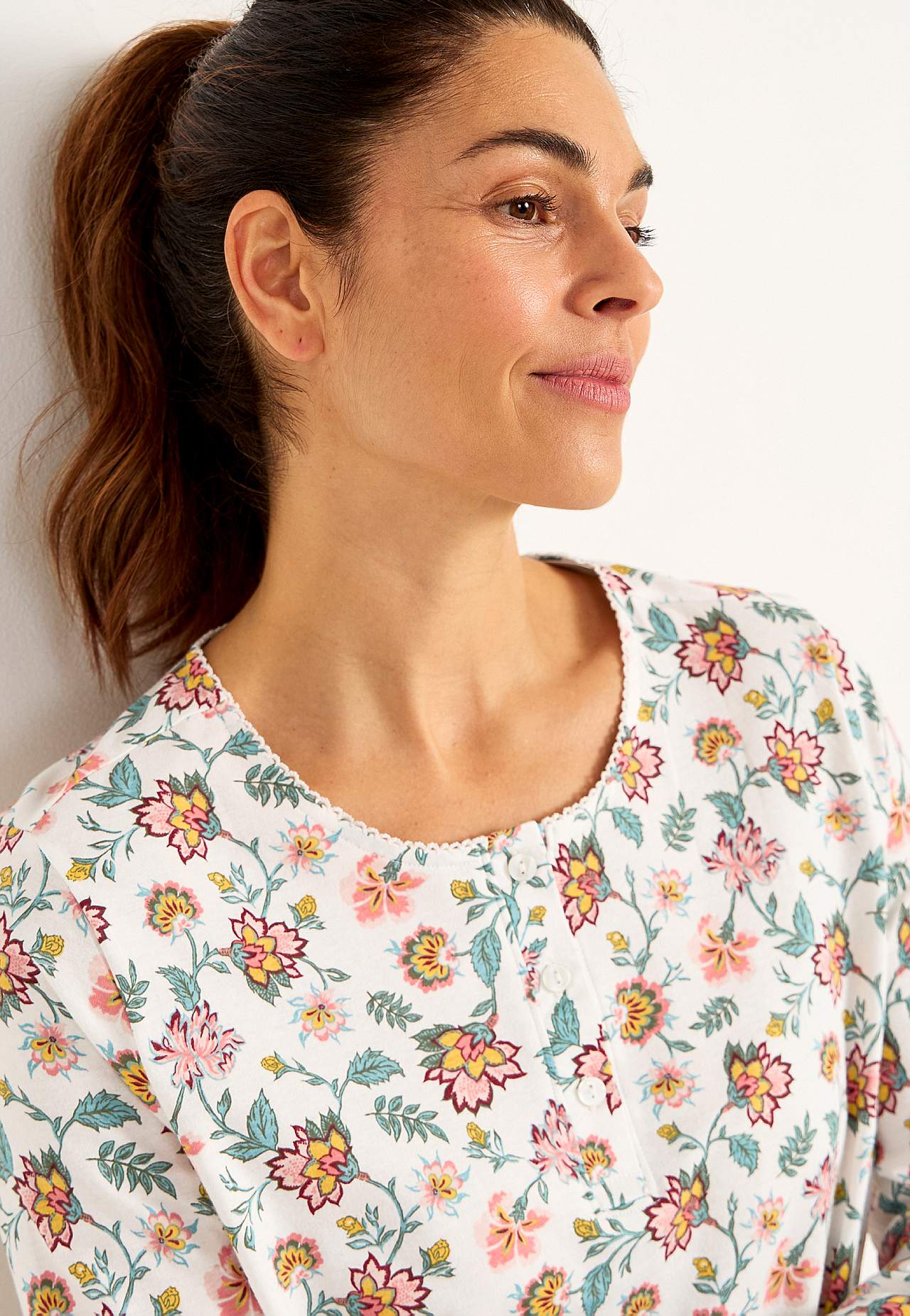 Nachtkleid mit langen Ärmeln