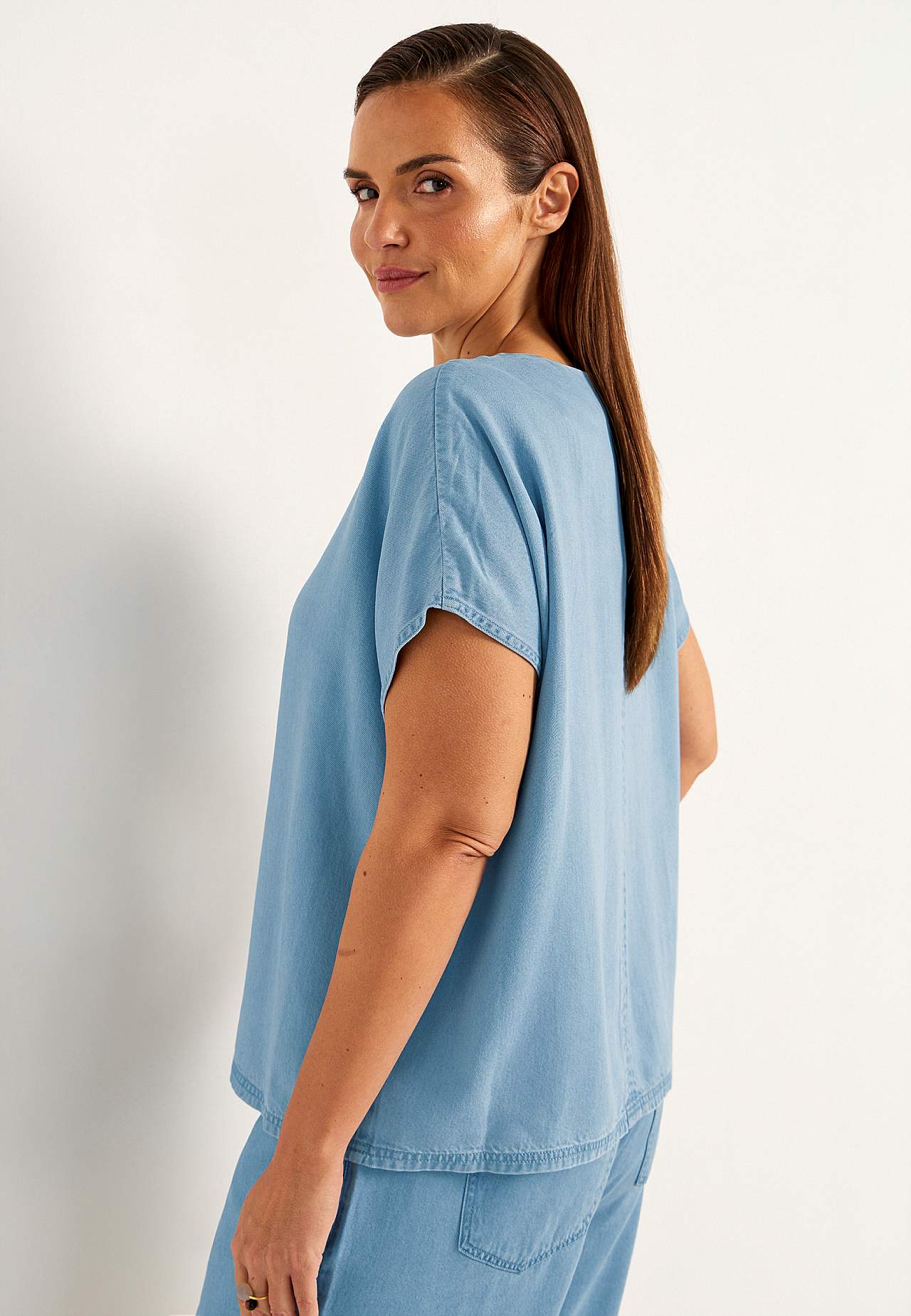 Ultra-weiche Premium Jeansbluse