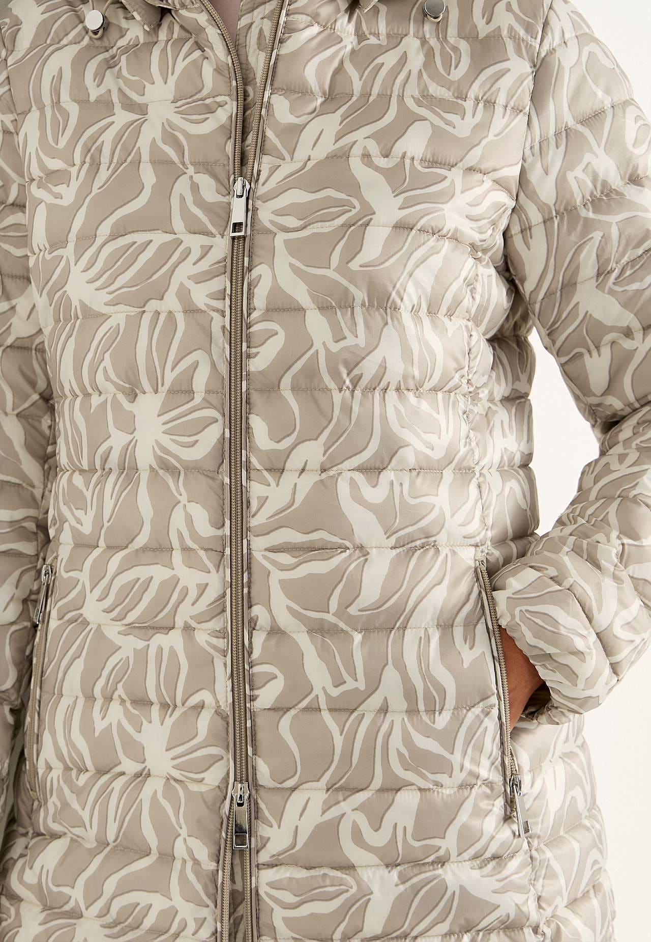 Gesteppte, gemusterte leichte Jacke