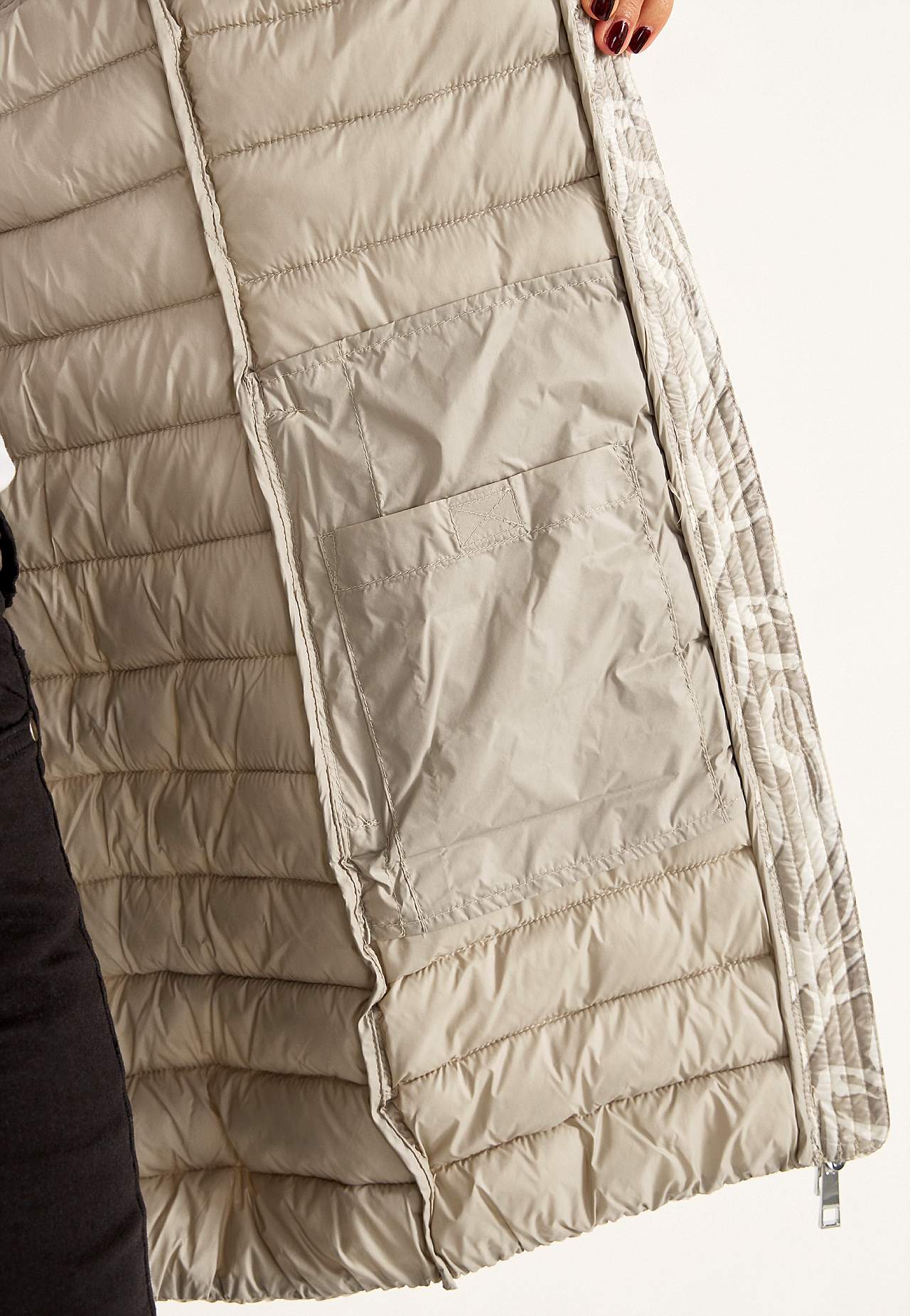 Gesteppte, gemusterte leichte Jacke