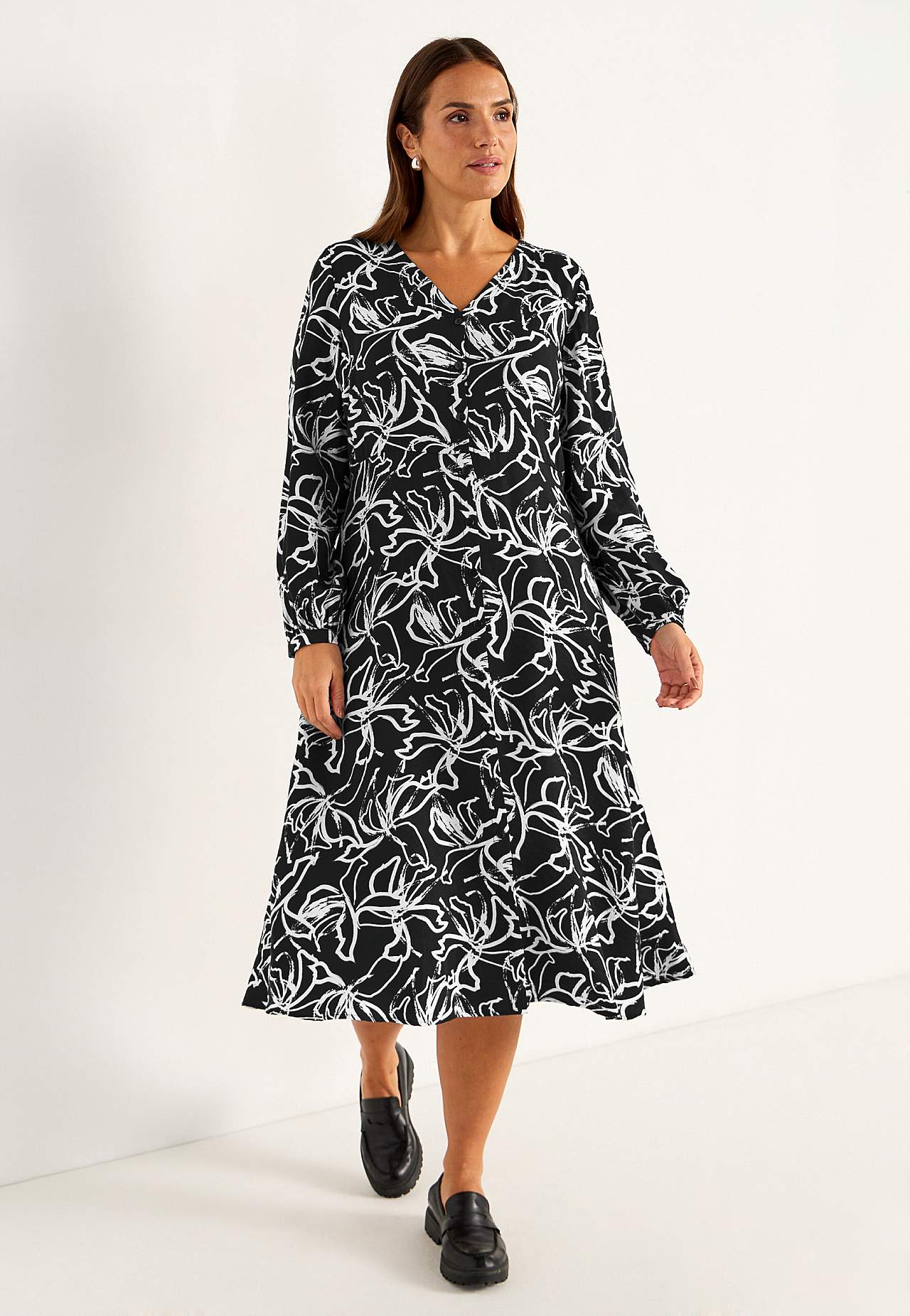 Gewebtes Kleid mit Knöpfen