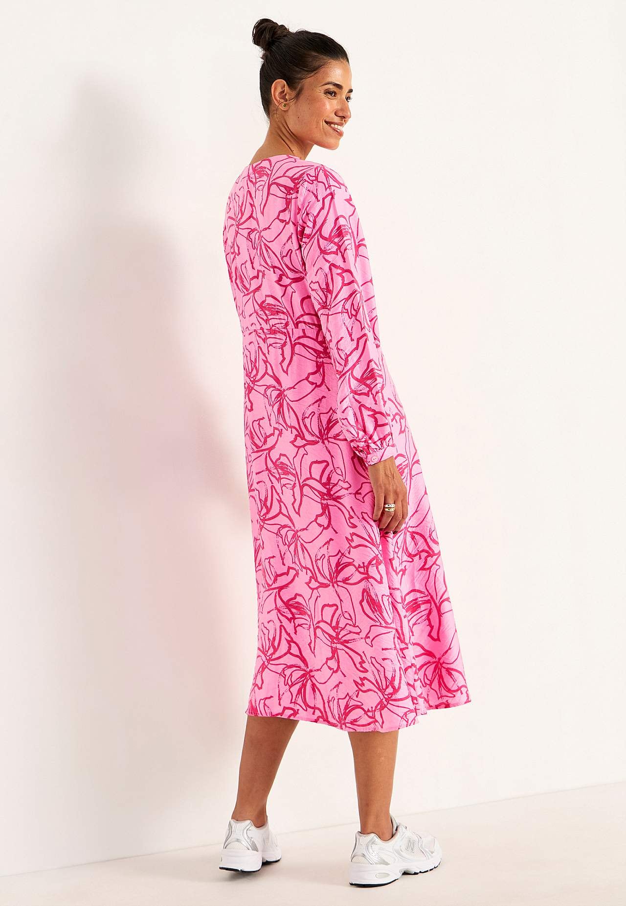 Gewebtes Kleid mit Knöpfen