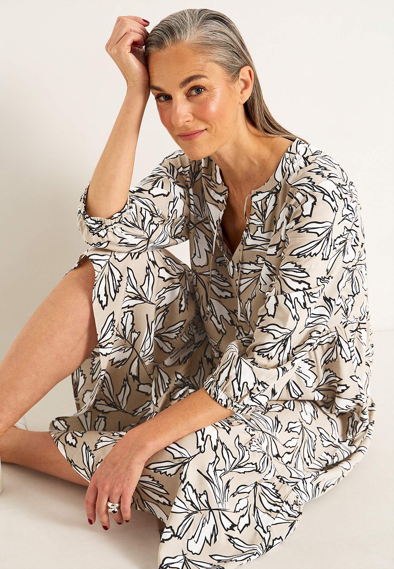 Kleid mit Volants