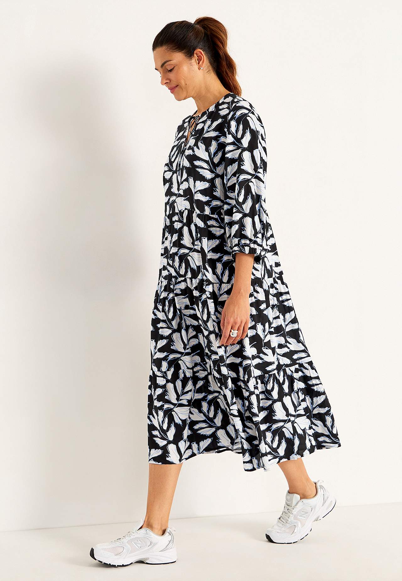 Kleid mit Volants