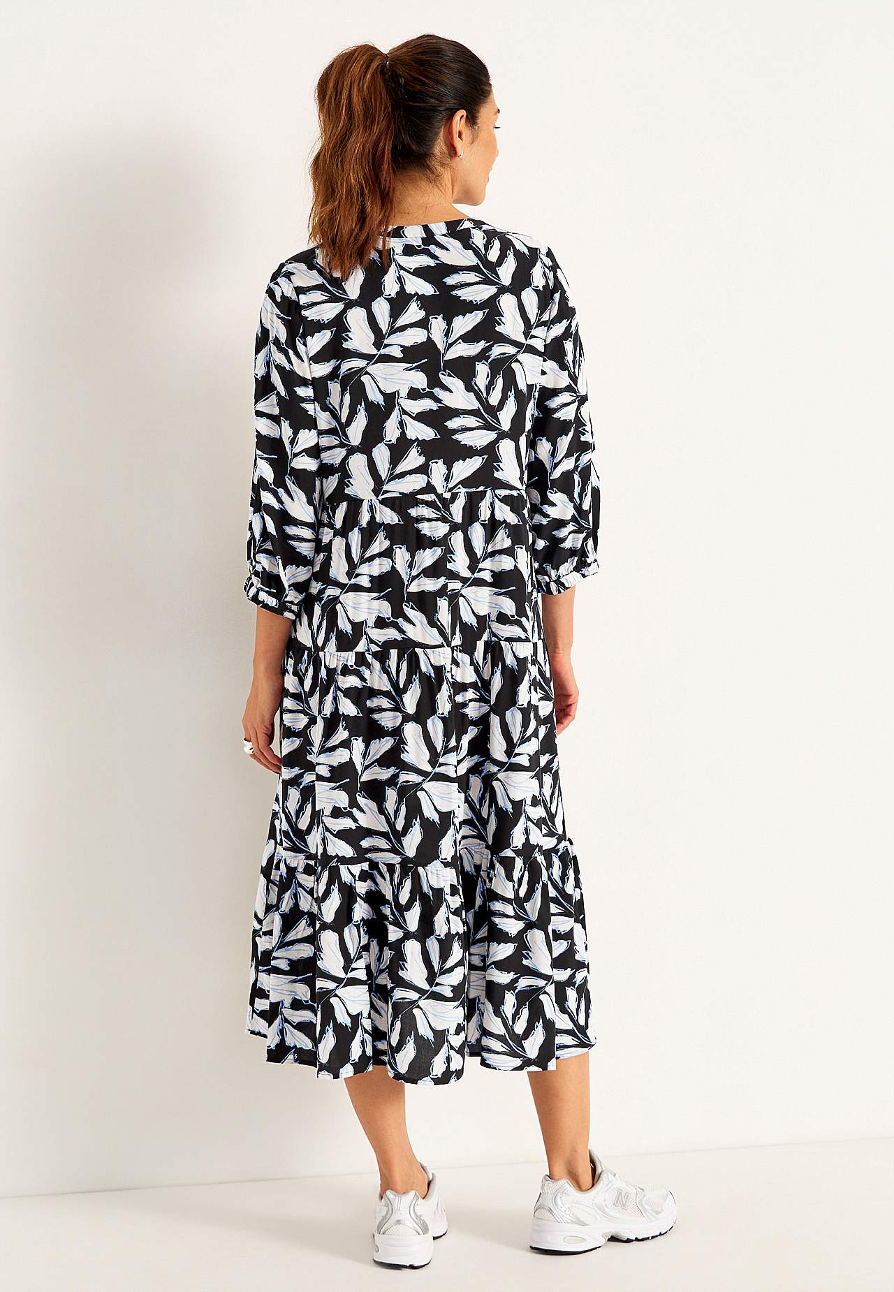 Kleid mit Volants
