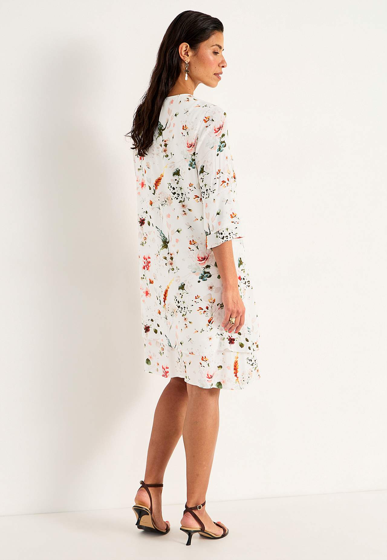 Sommerliches Partykleid mit Volants
