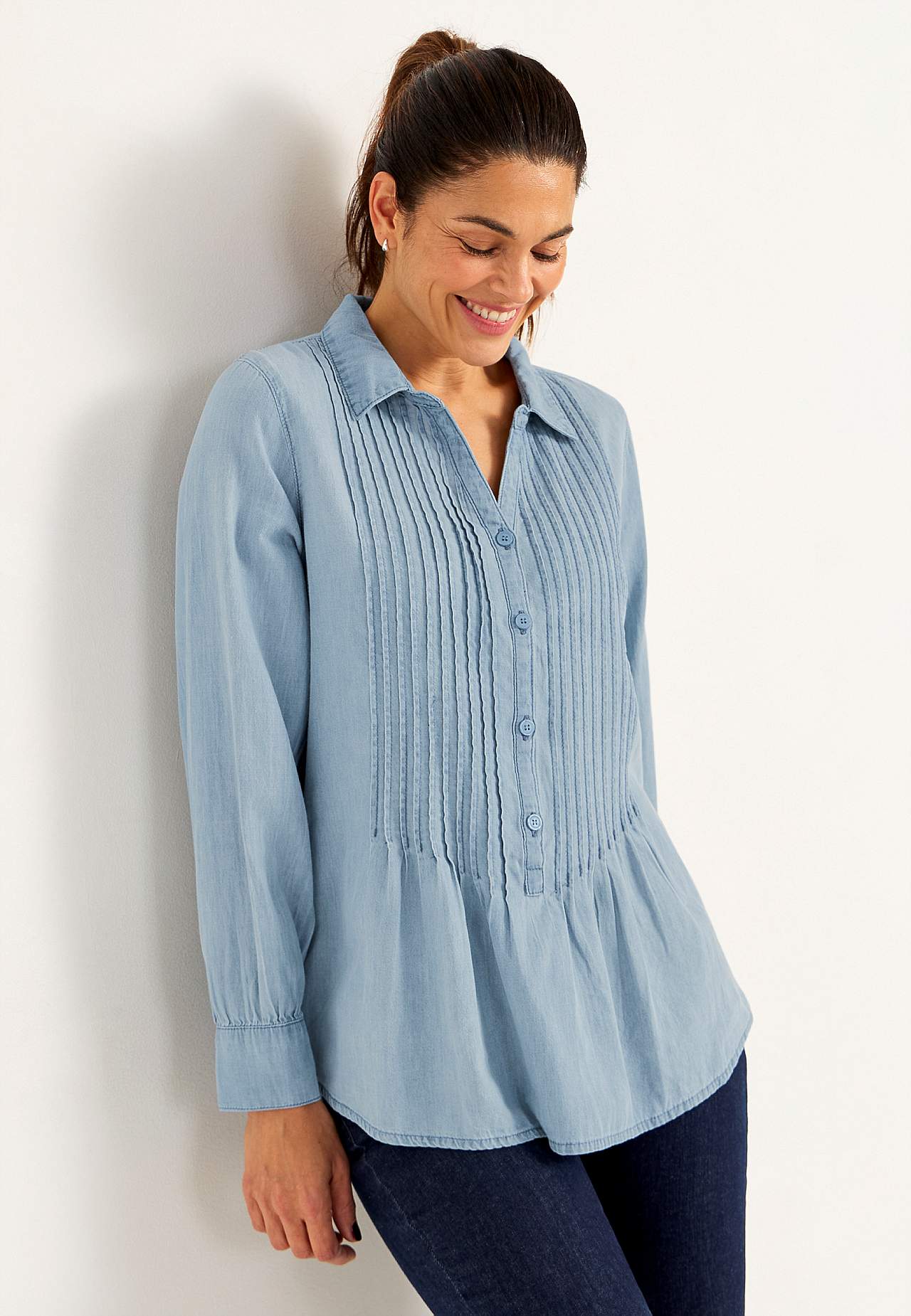 Jeansbluse mit genähten Falten