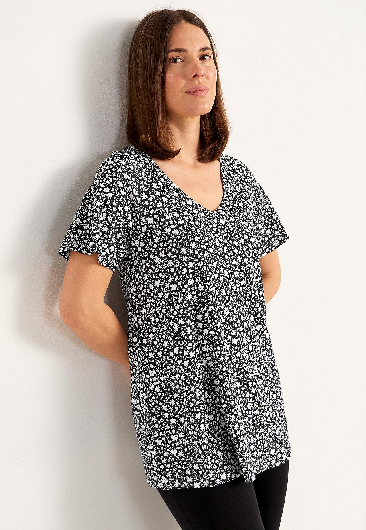 Jersey-Tunika mit kleinen Blumen