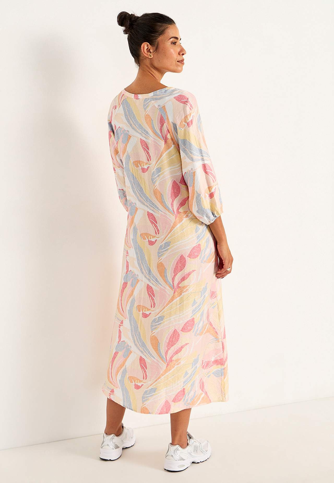 Gewebtes Kleid mit Struktur