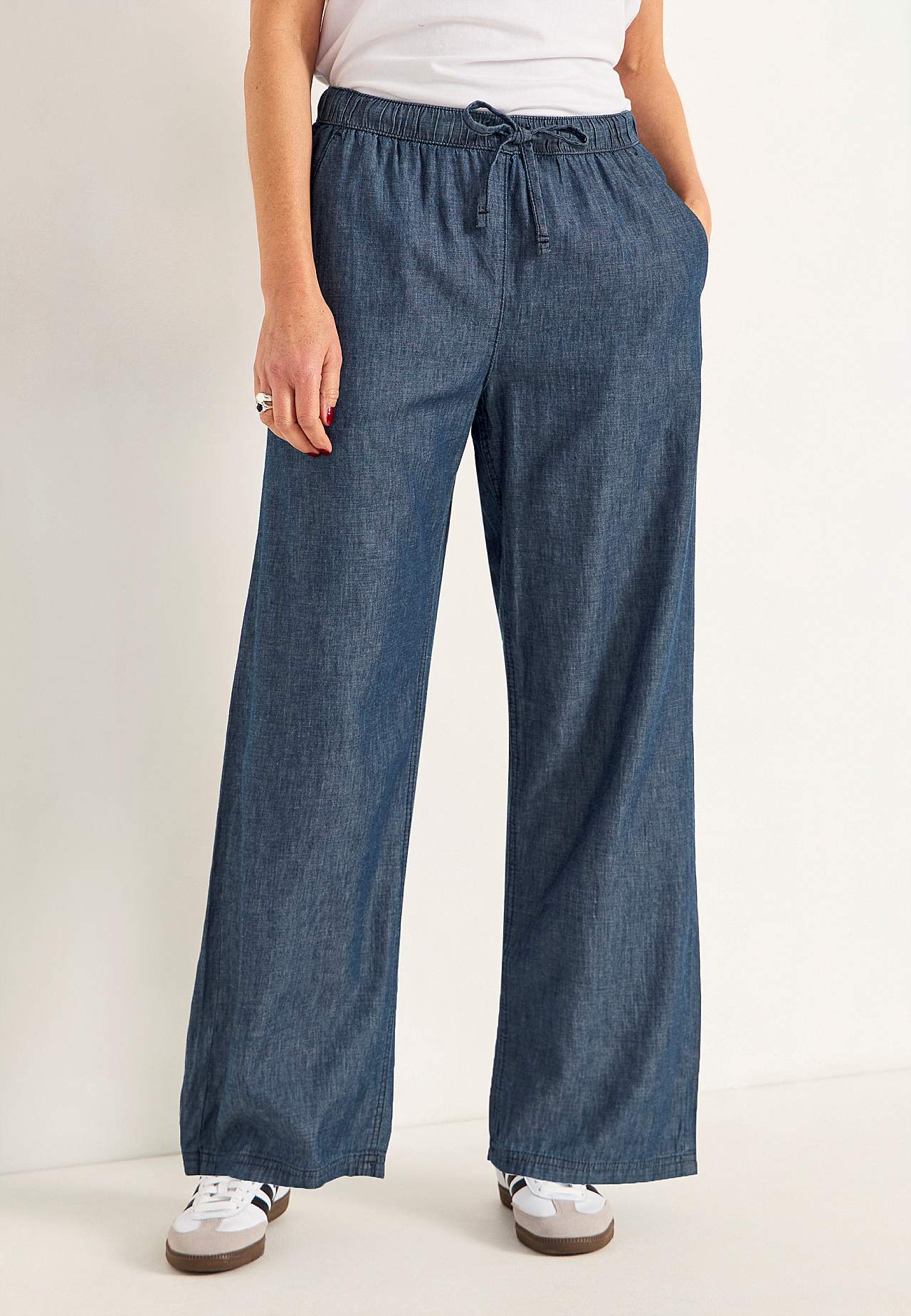 Hose aus Denim mit breiten Beinen