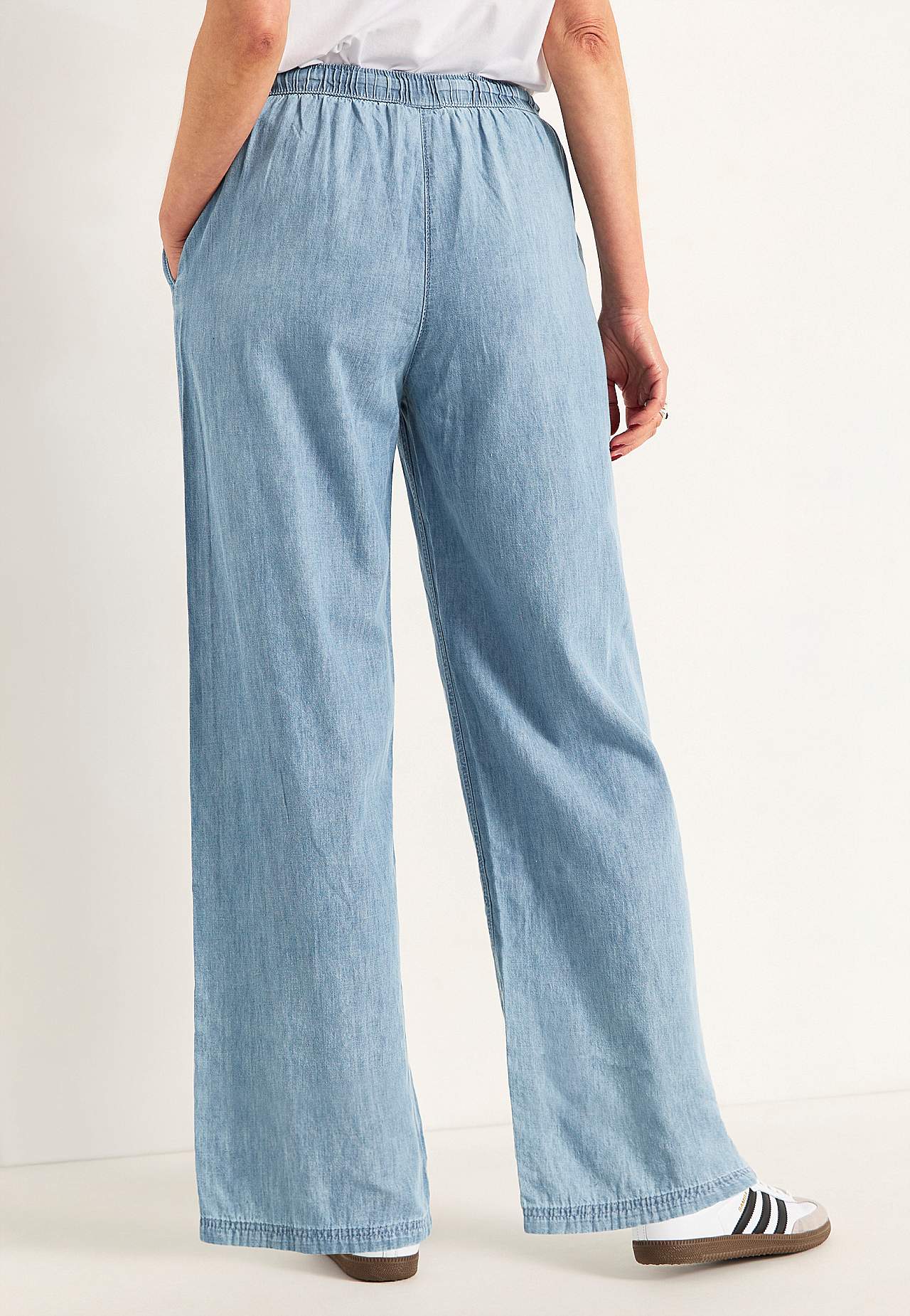 Hose aus Denim mit breiten Beinen