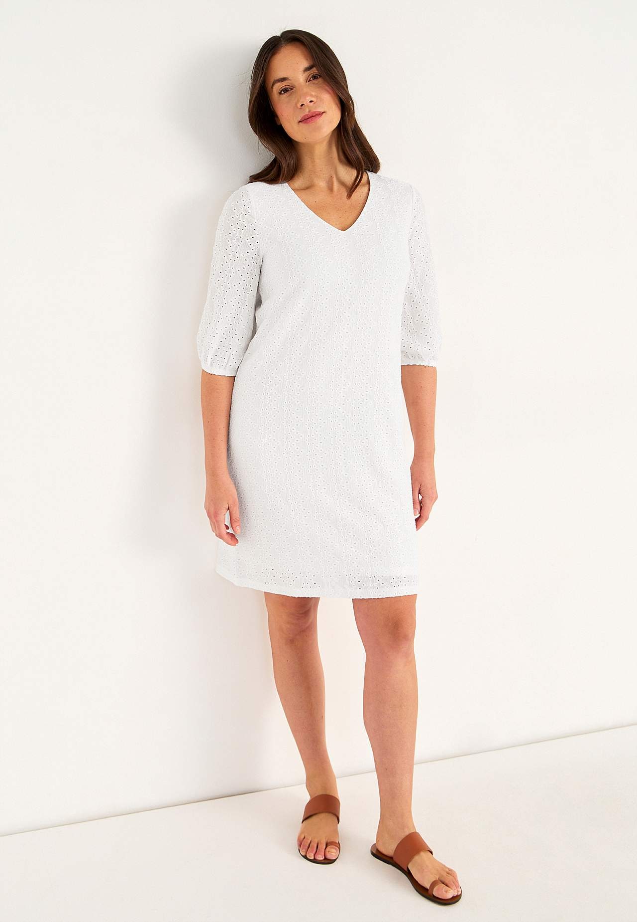Jerseykleid mit Lochstickerei