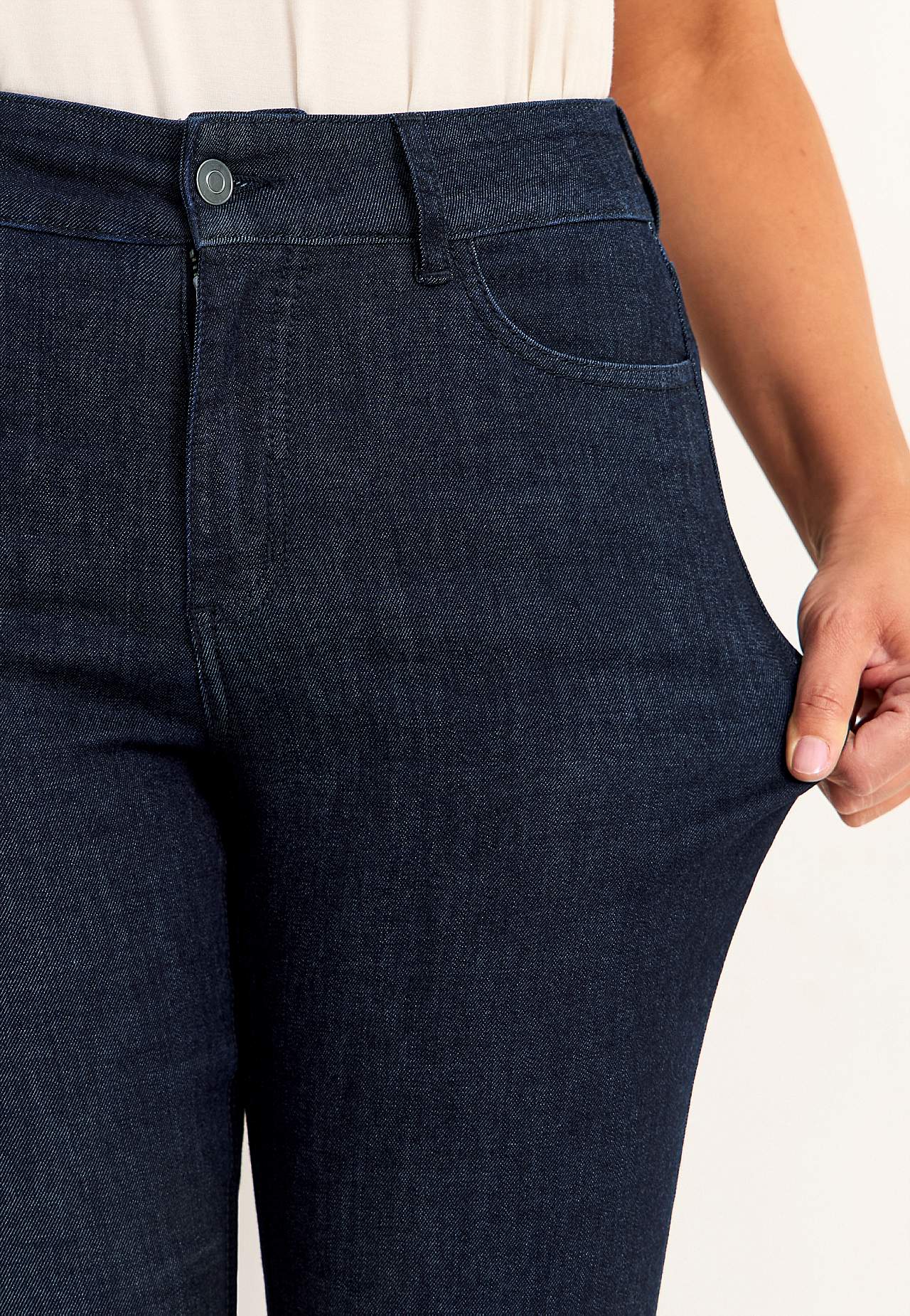 Gerade Jeans aus superstretch Denim Sara